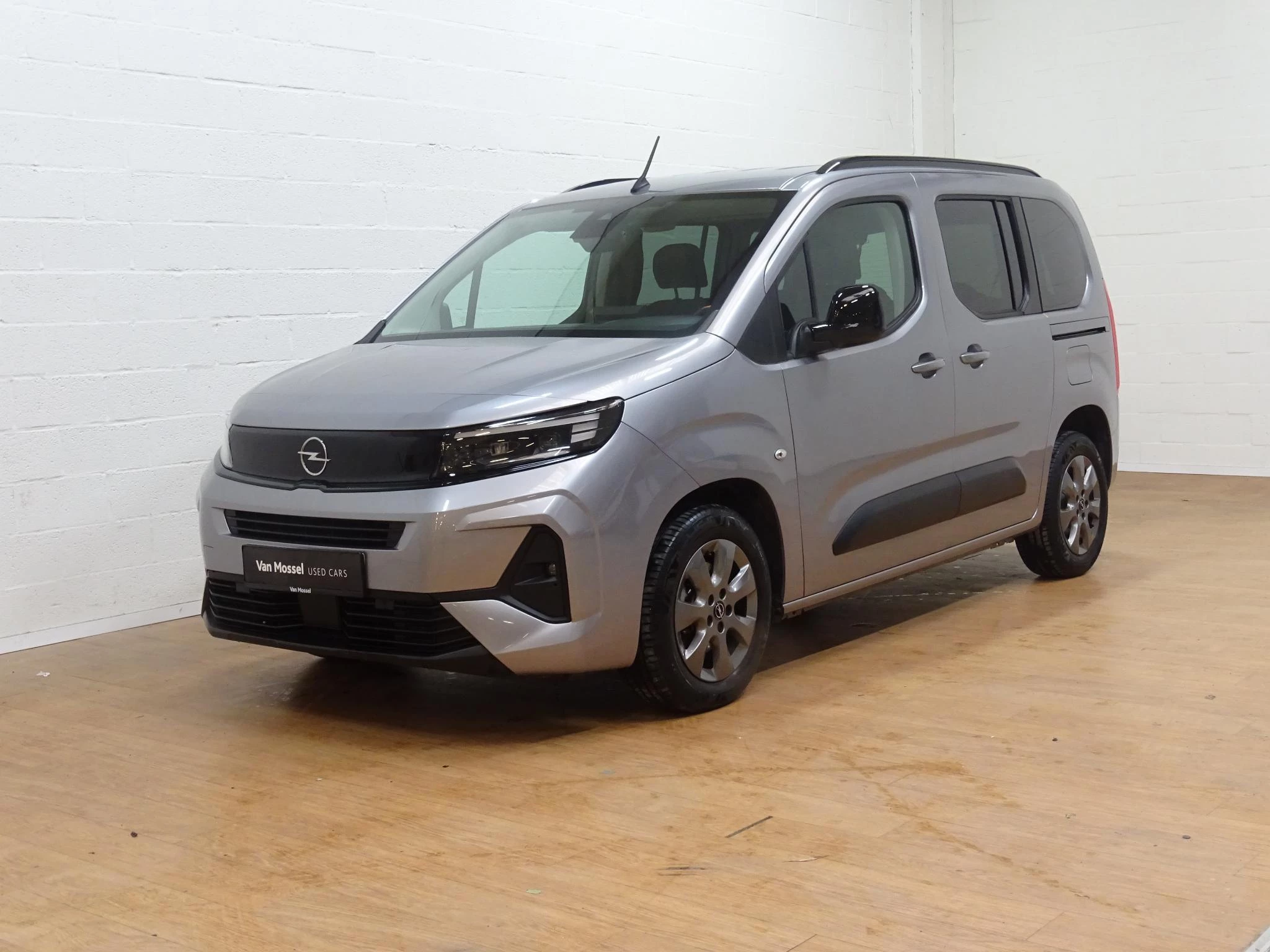 Opel Combo Life 1.2T Edition+gps+camera+park pilot achteraan