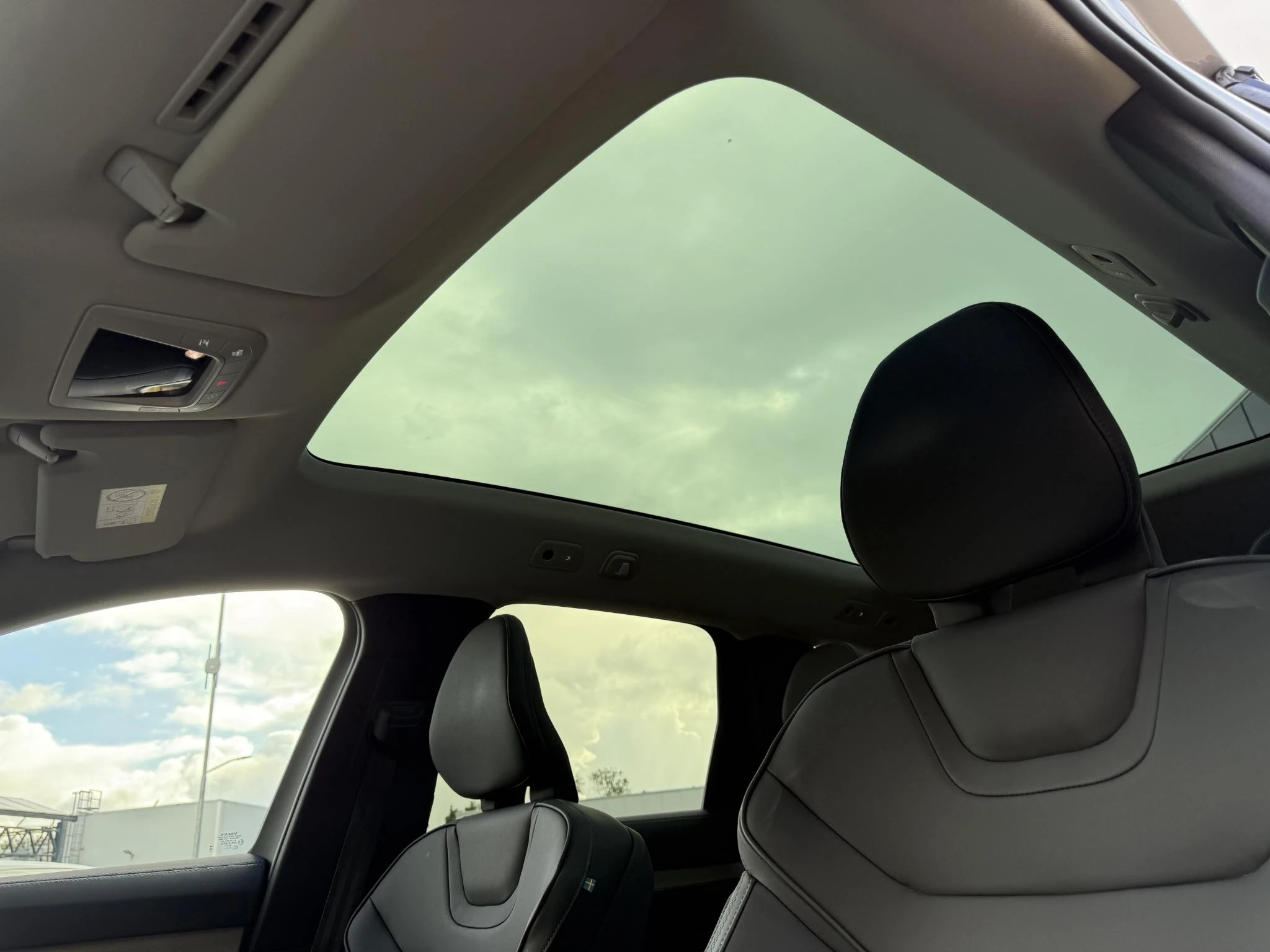 Volvo-EX90-image-3