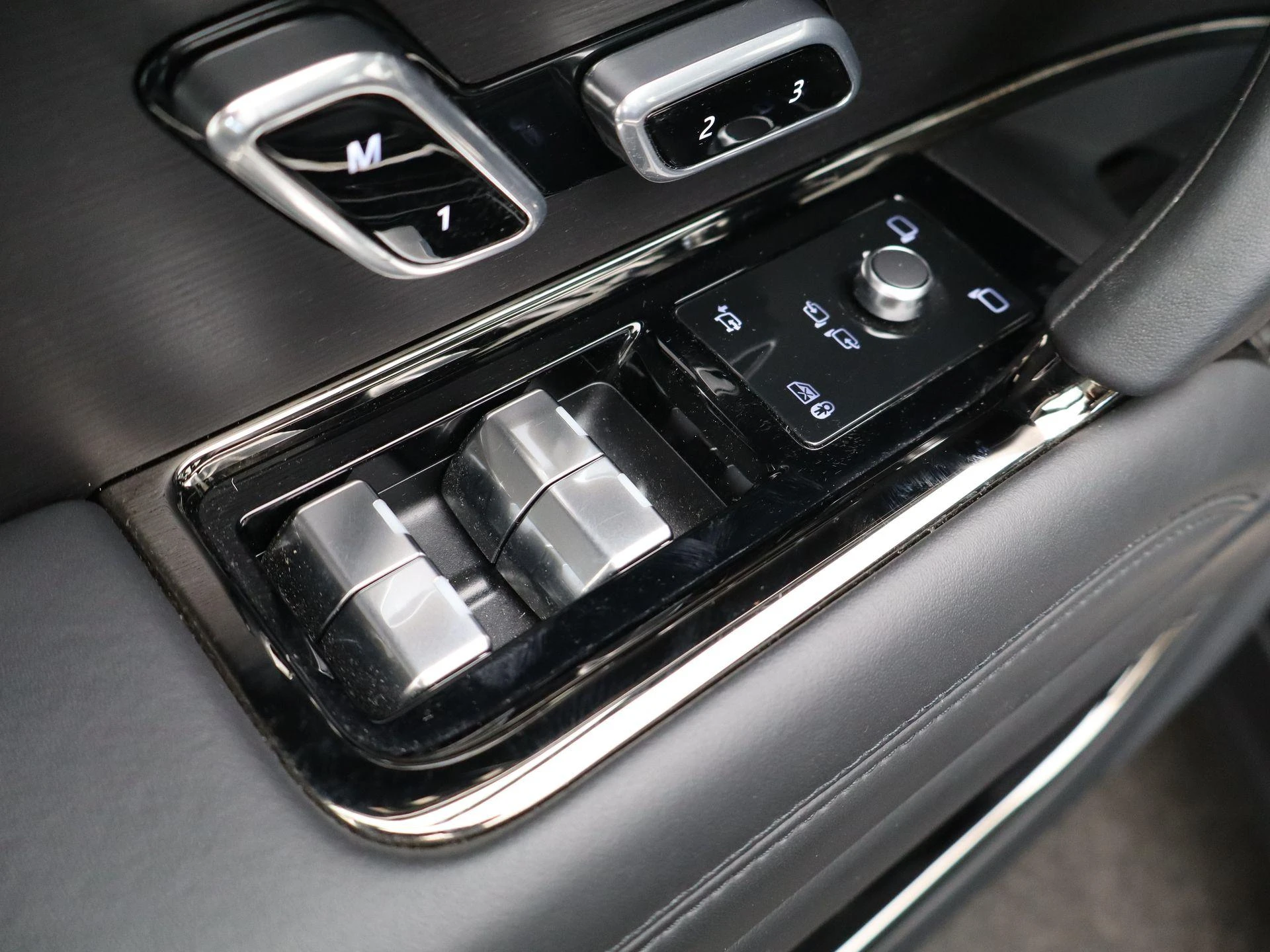 Land Rover-Range Rover Sport-image-31