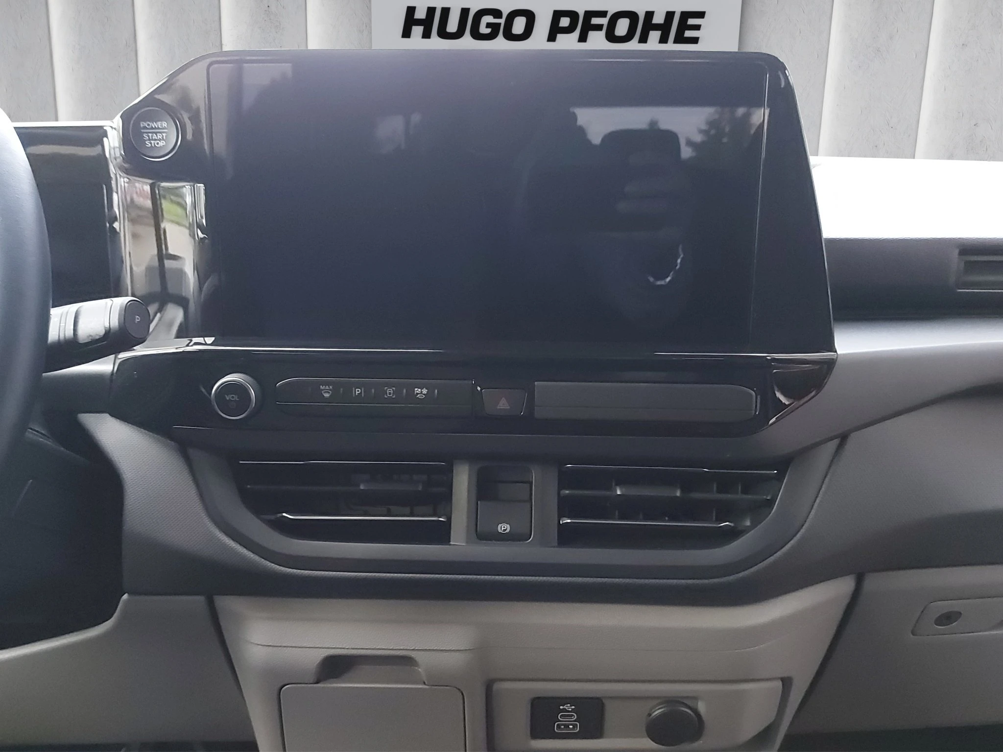 Ford-Tourneo Custom-image-14