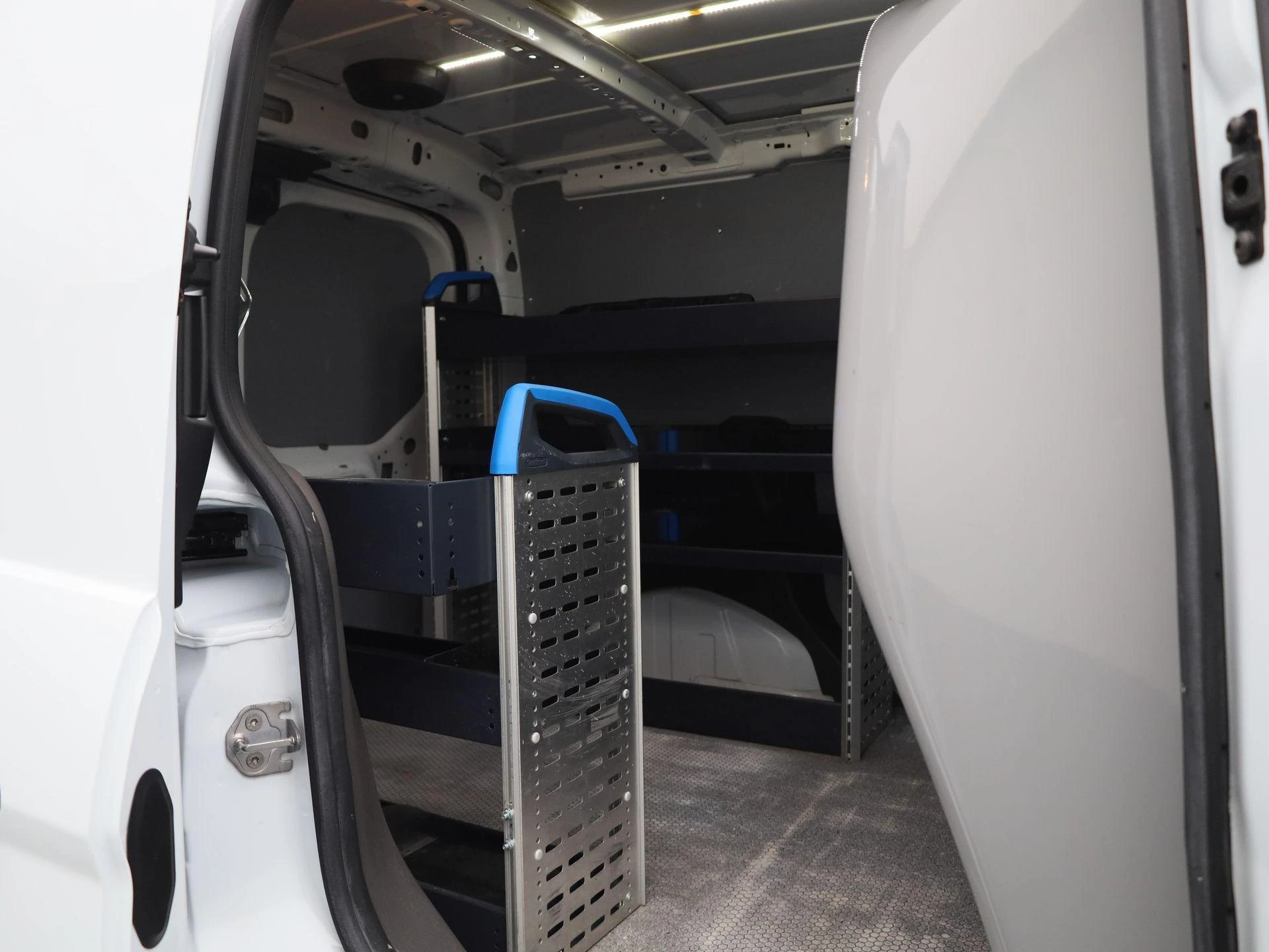Ford-Transit Connect-image-12
