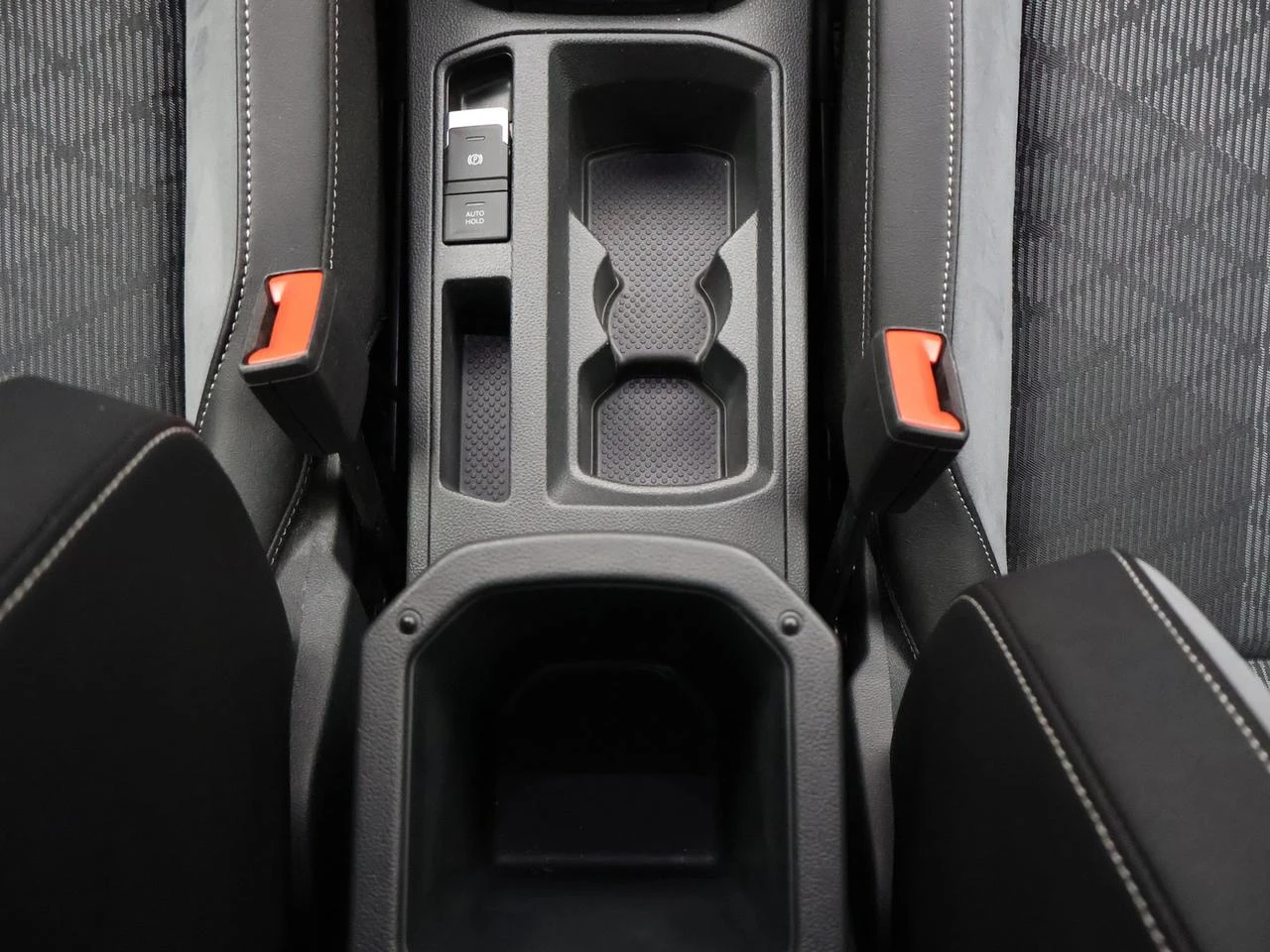 Volkswagen-T-Roc-image-21