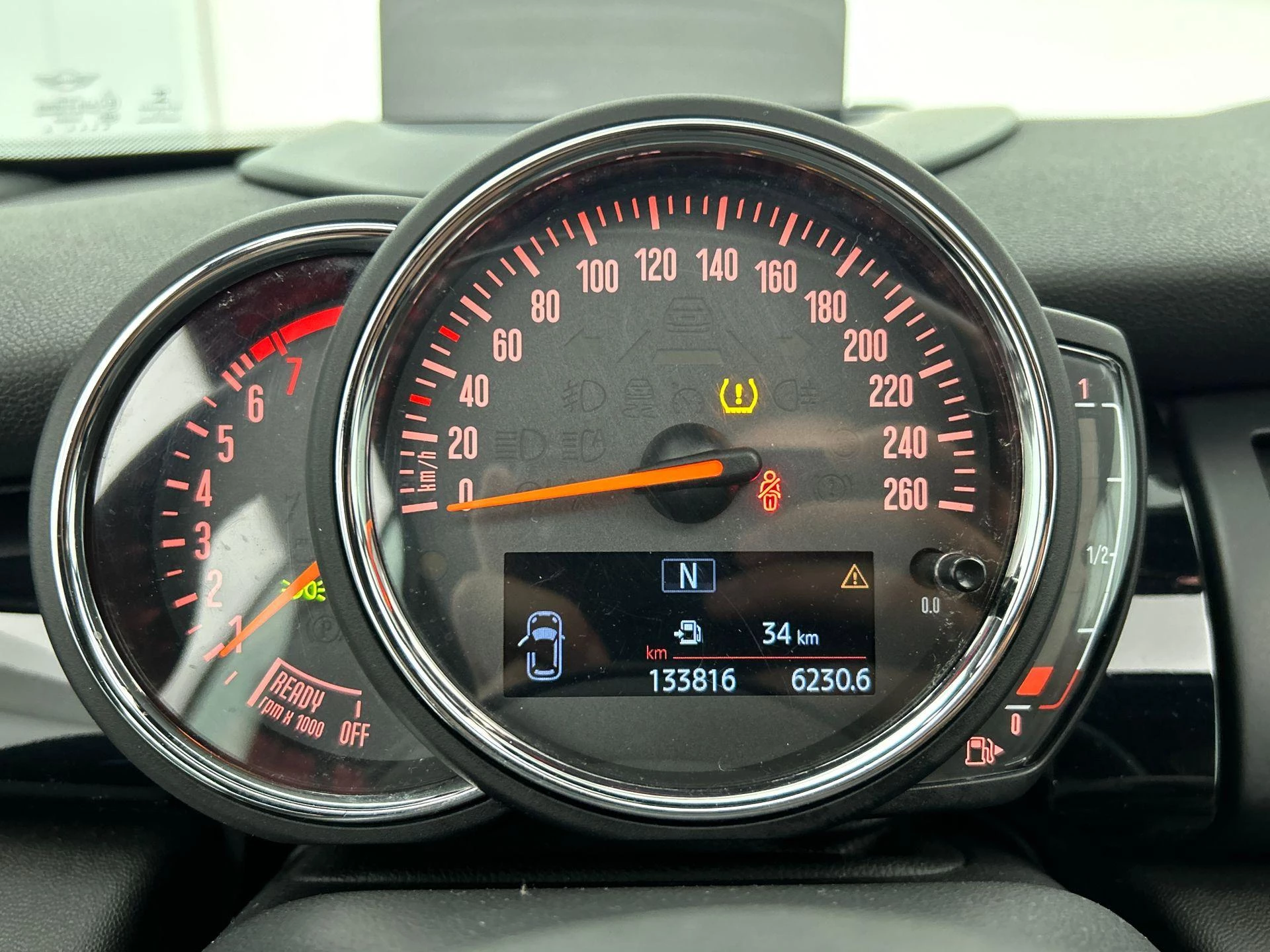 MINI-Cooper Cabrio-image-18