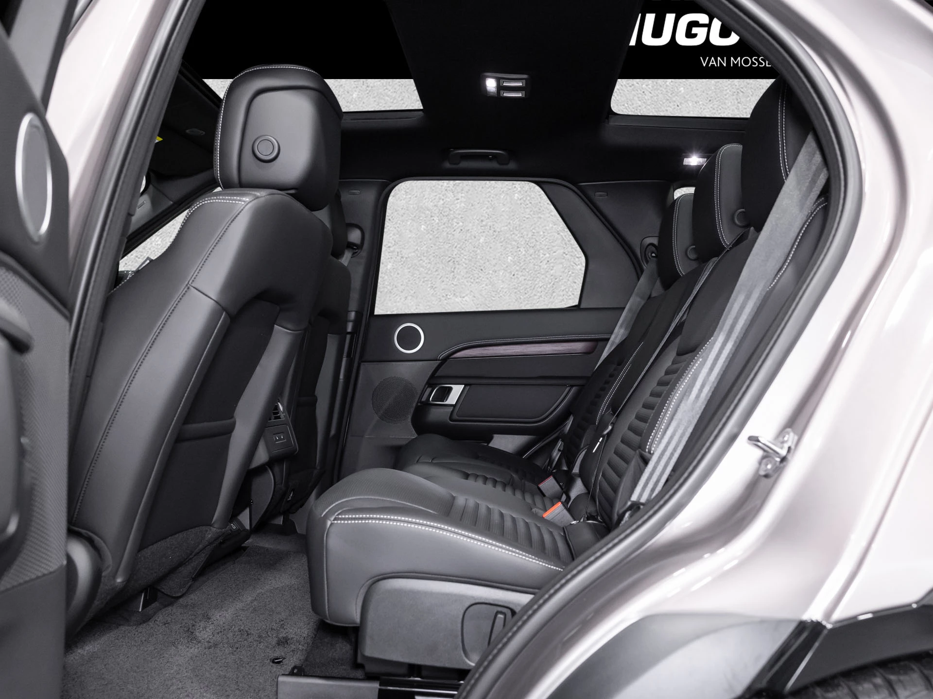 Land Rover-Discovery-image-4