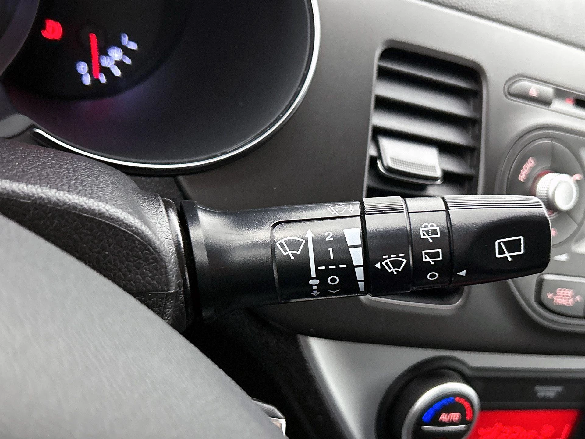 Kia-Picanto-image-12