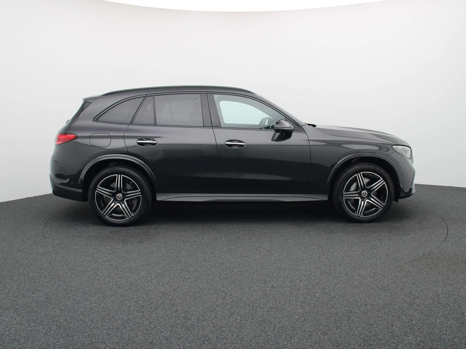 Mercedes-Benz-GLC-image-5