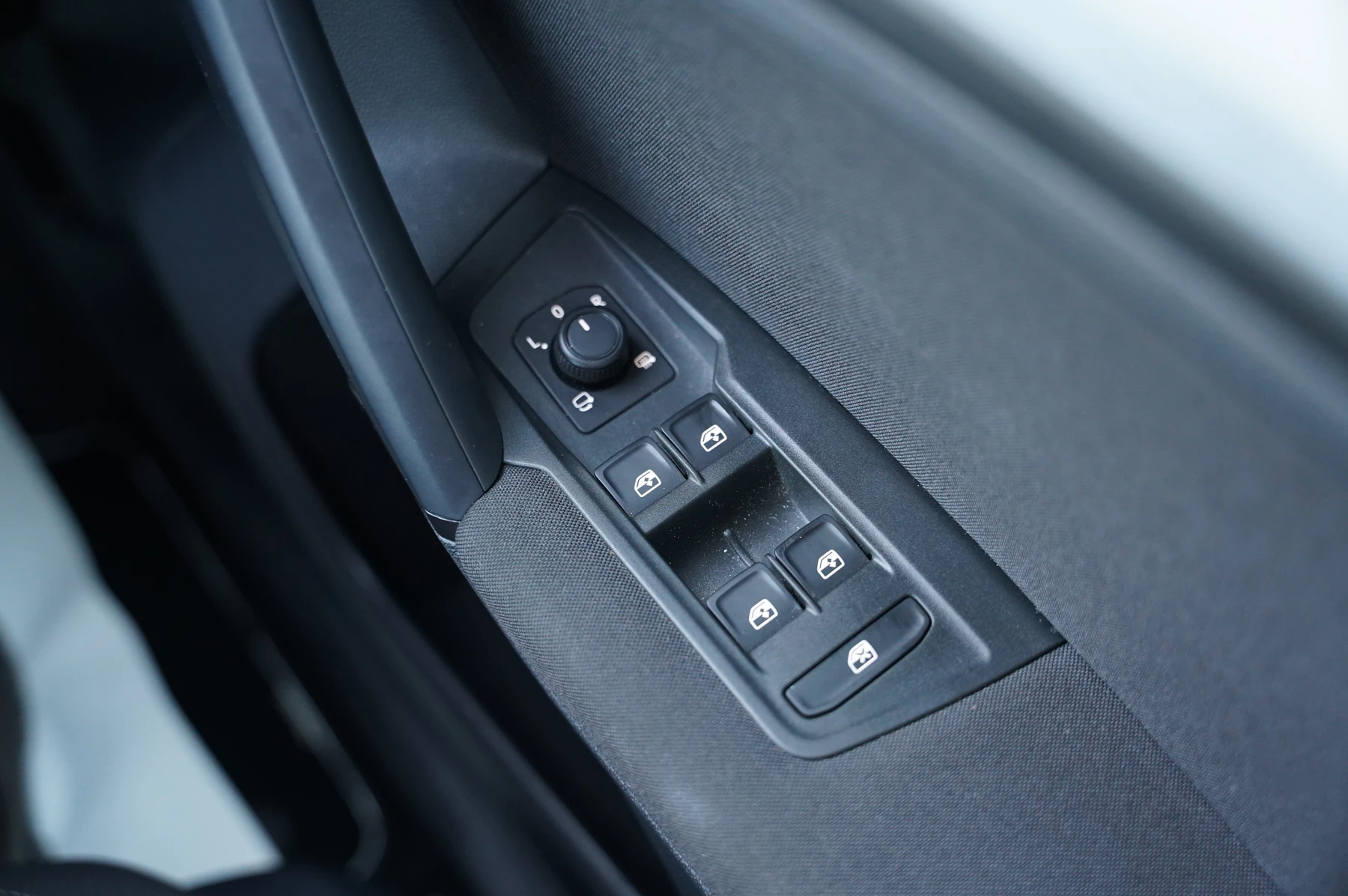 Volkswagen-Tiguan-image-19