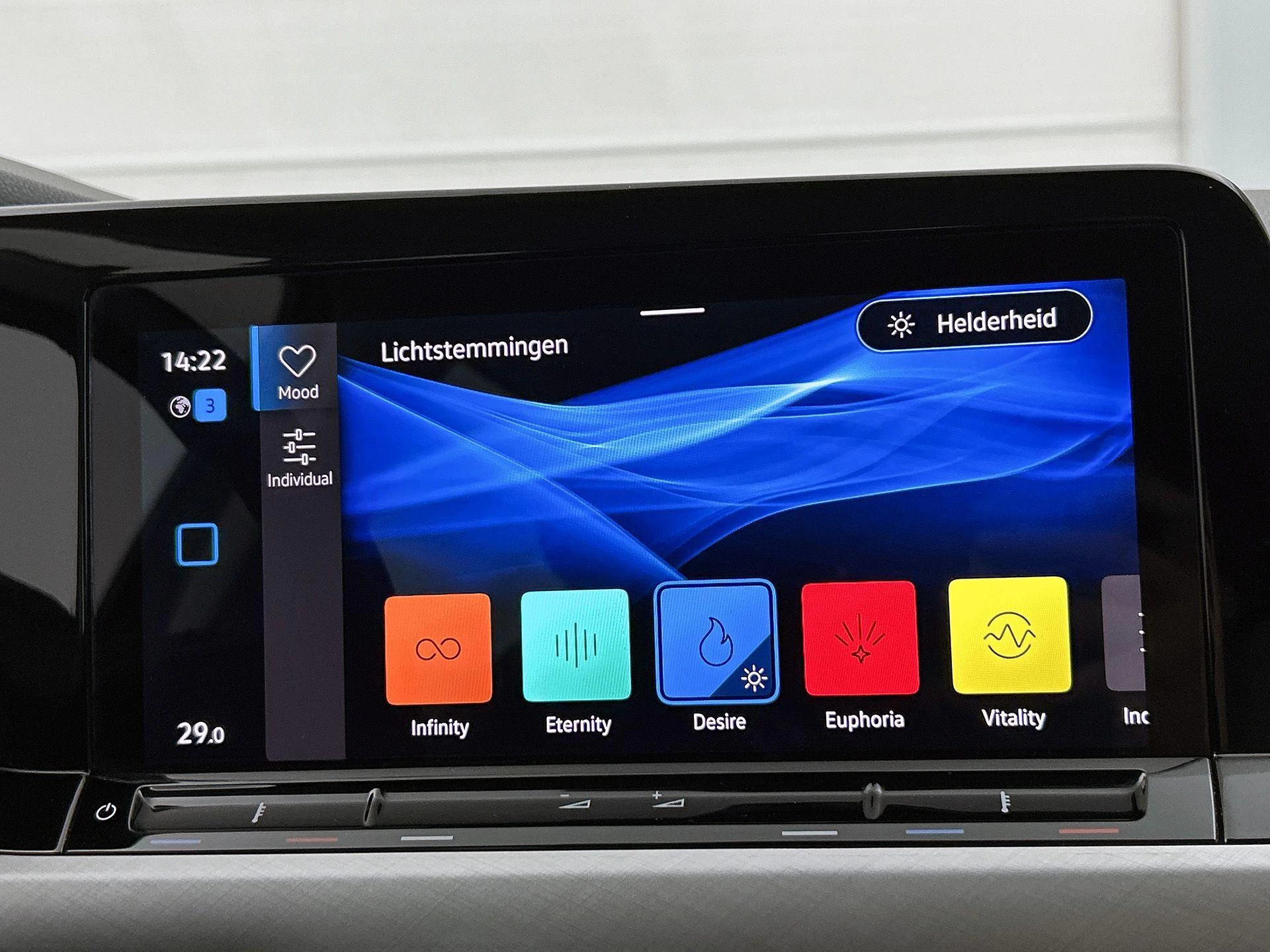 Volkswagen-Golf-image-23