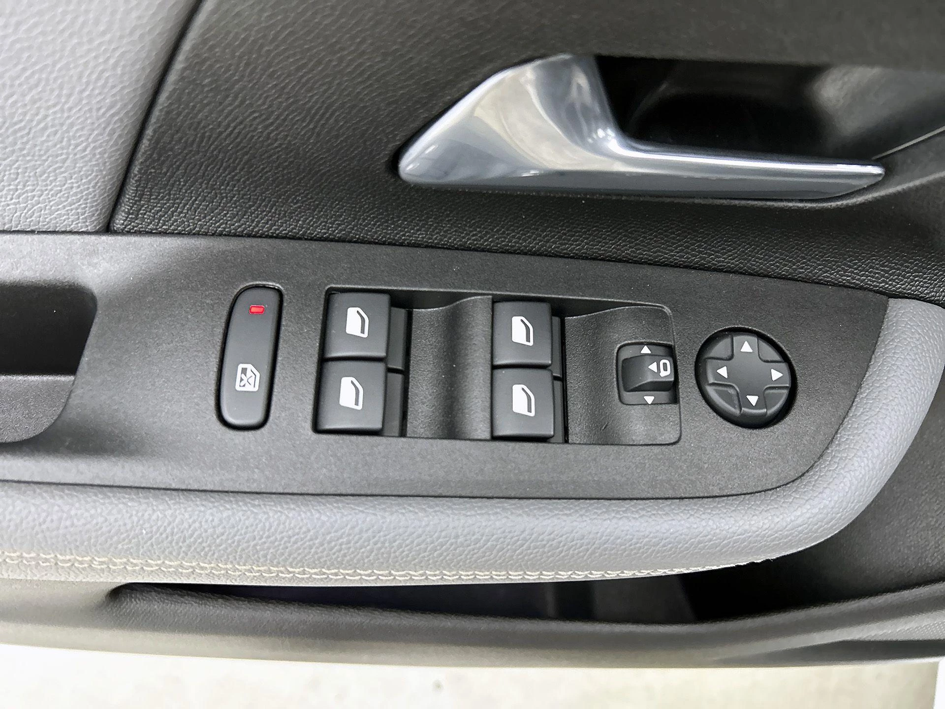 Opel-Mokka-e-image-33