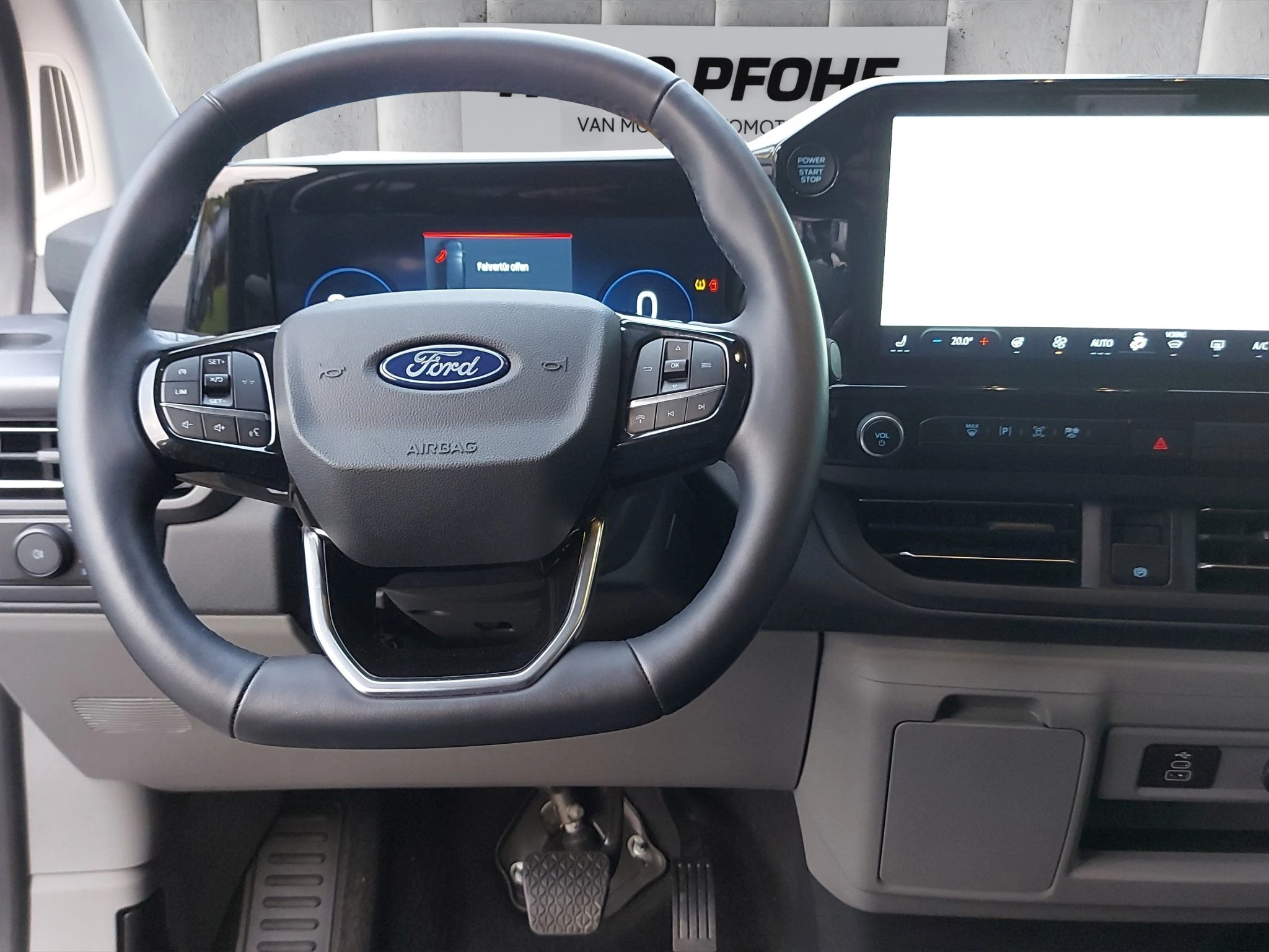 Ford-Tourneo Custom-image-11