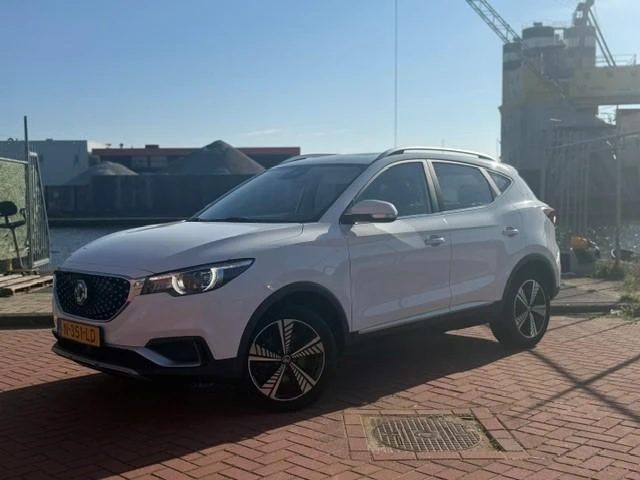 MG-ZS EV-image-1
