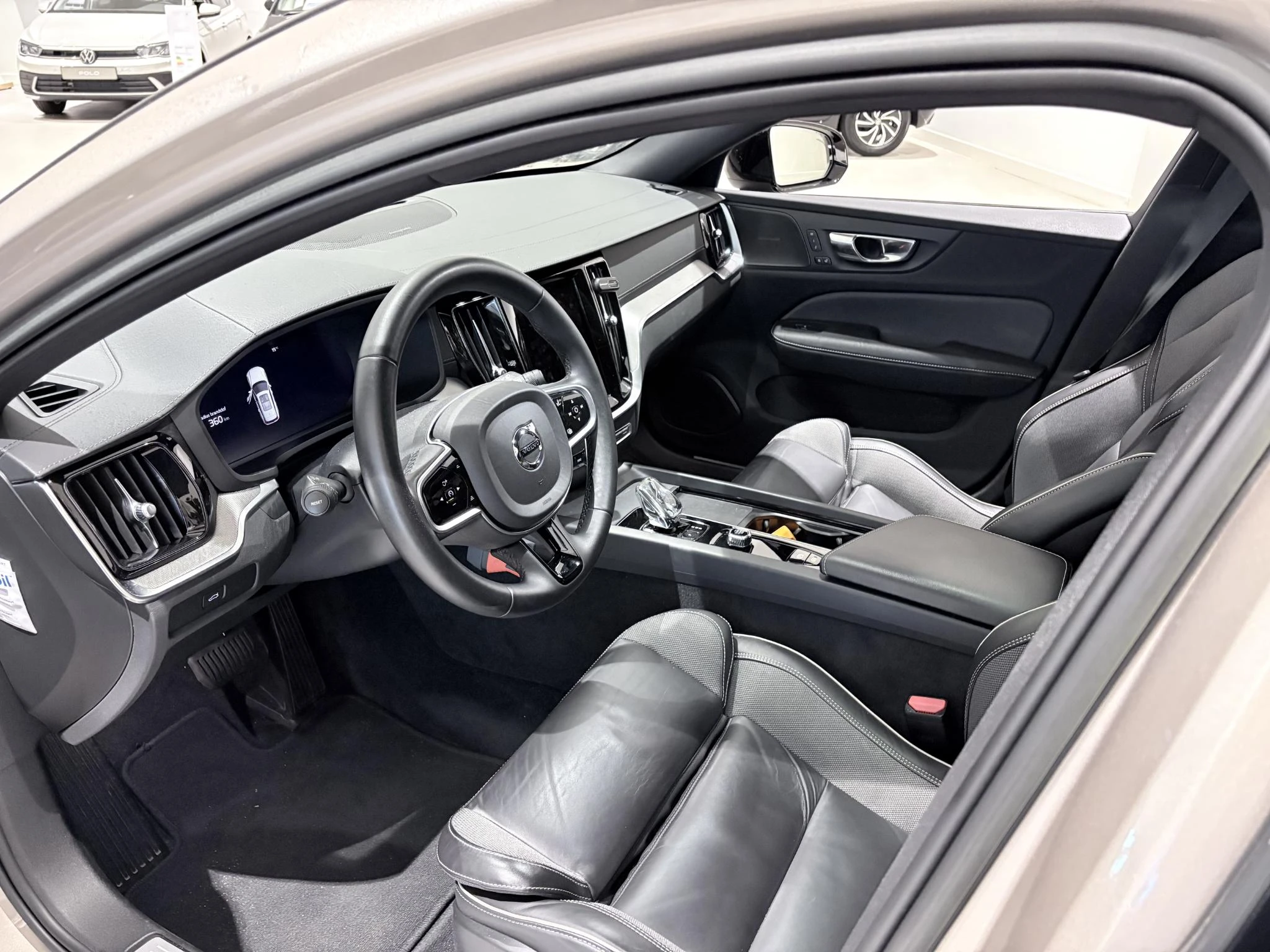 Volvo-V60-image-8