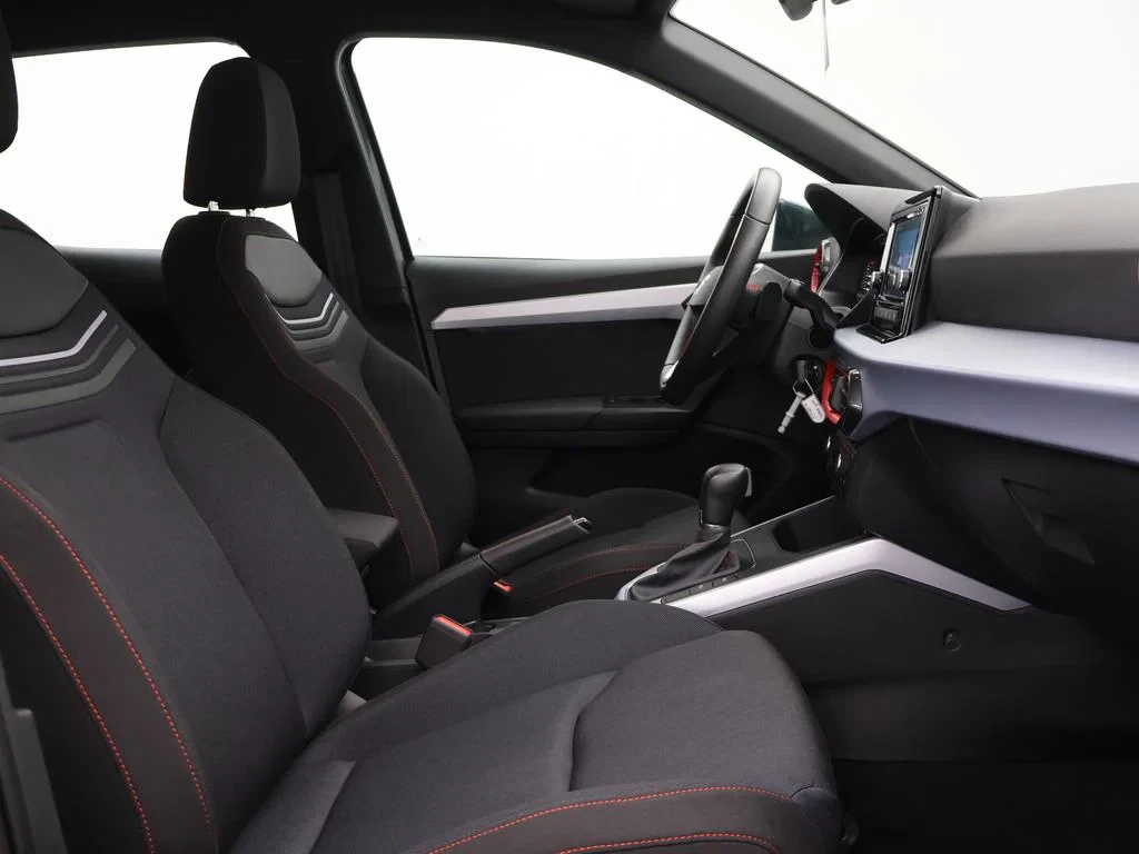 SEAT-Arona-image-11