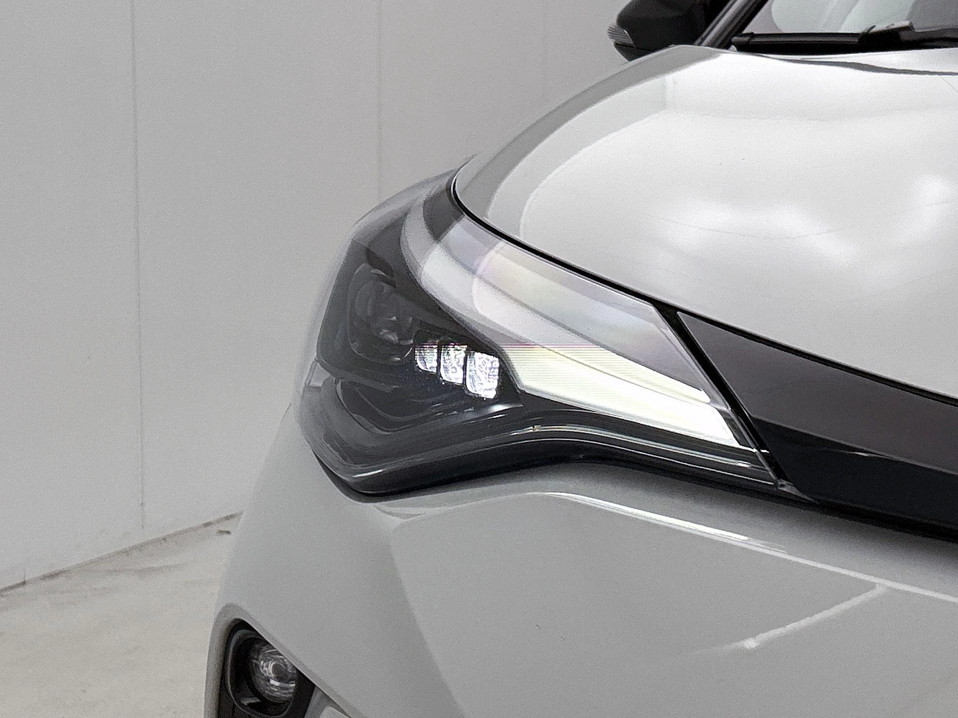 Toyota-C-HR-image-27