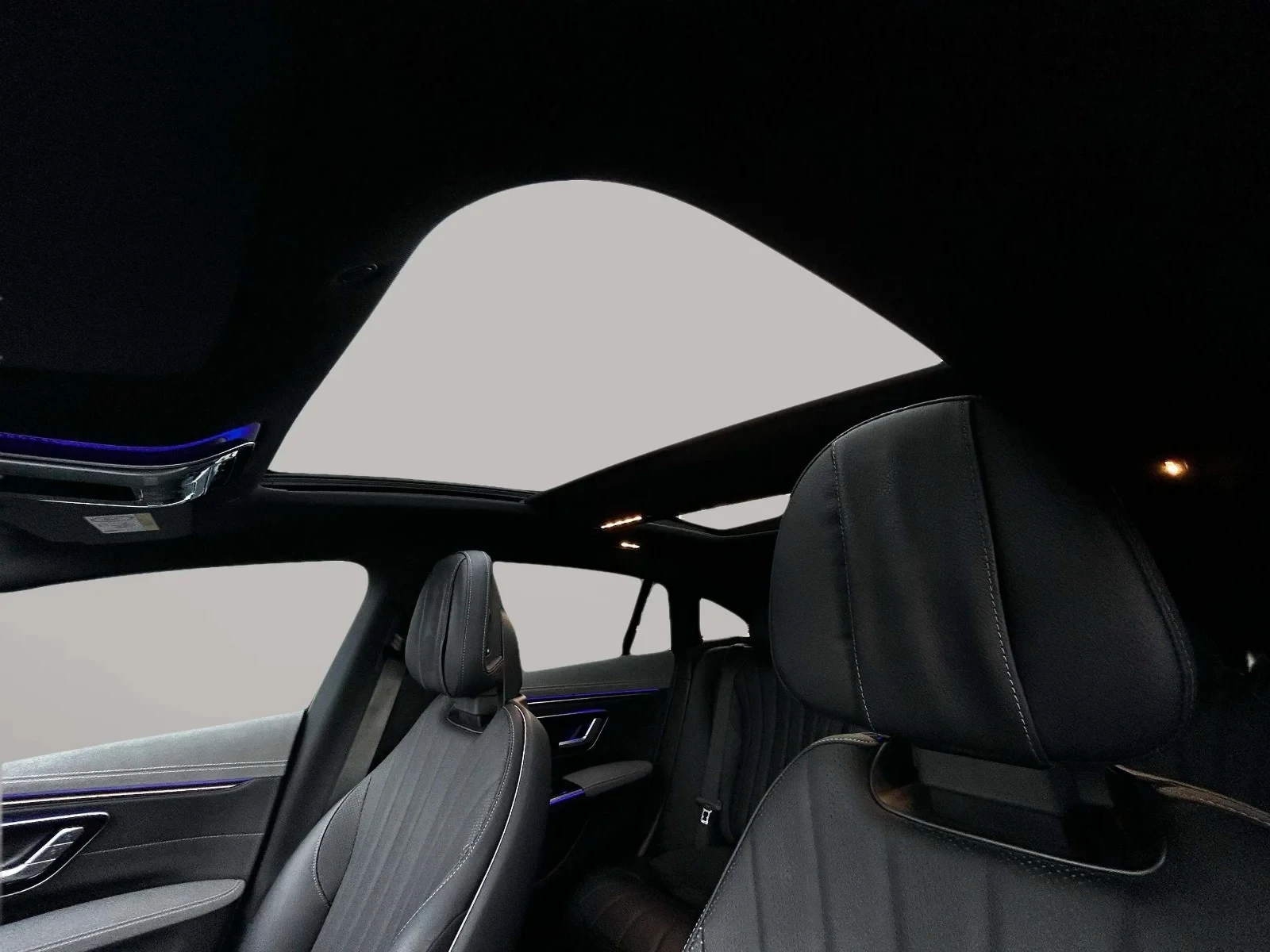 Mercedes-Benz-EQS-image-11