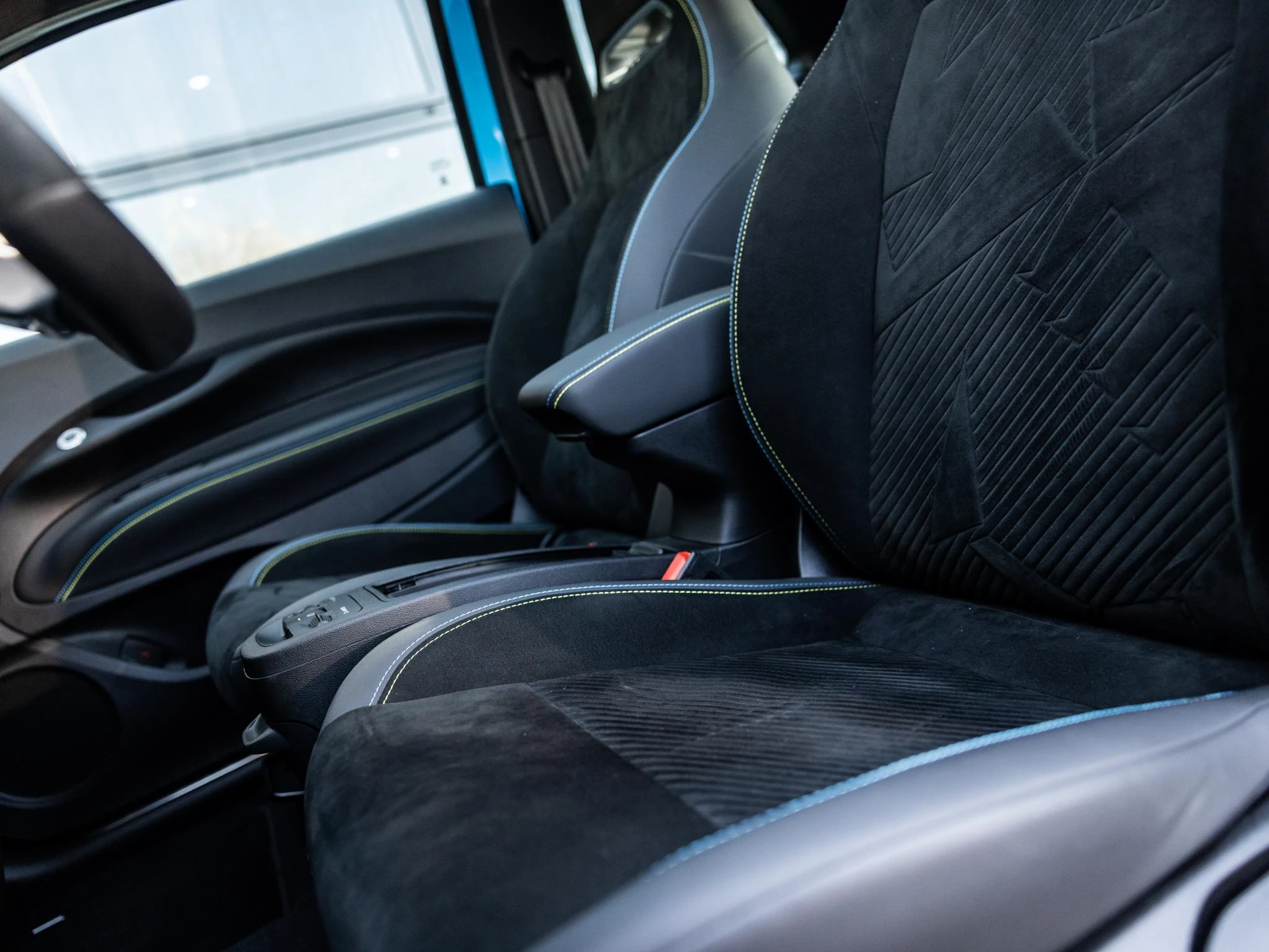 Abarth-500e-image-25