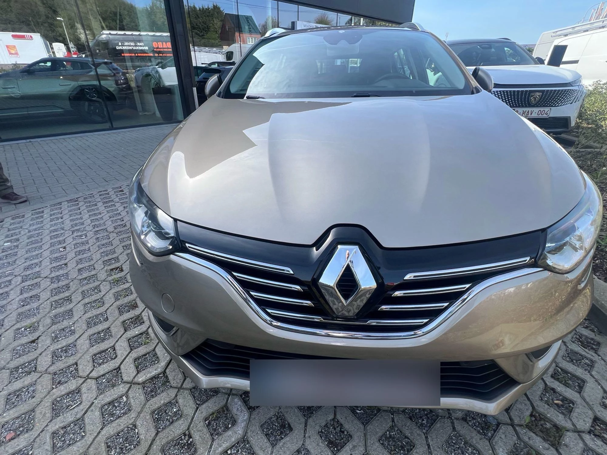 Renault-Mégane Grand Tour-image-10