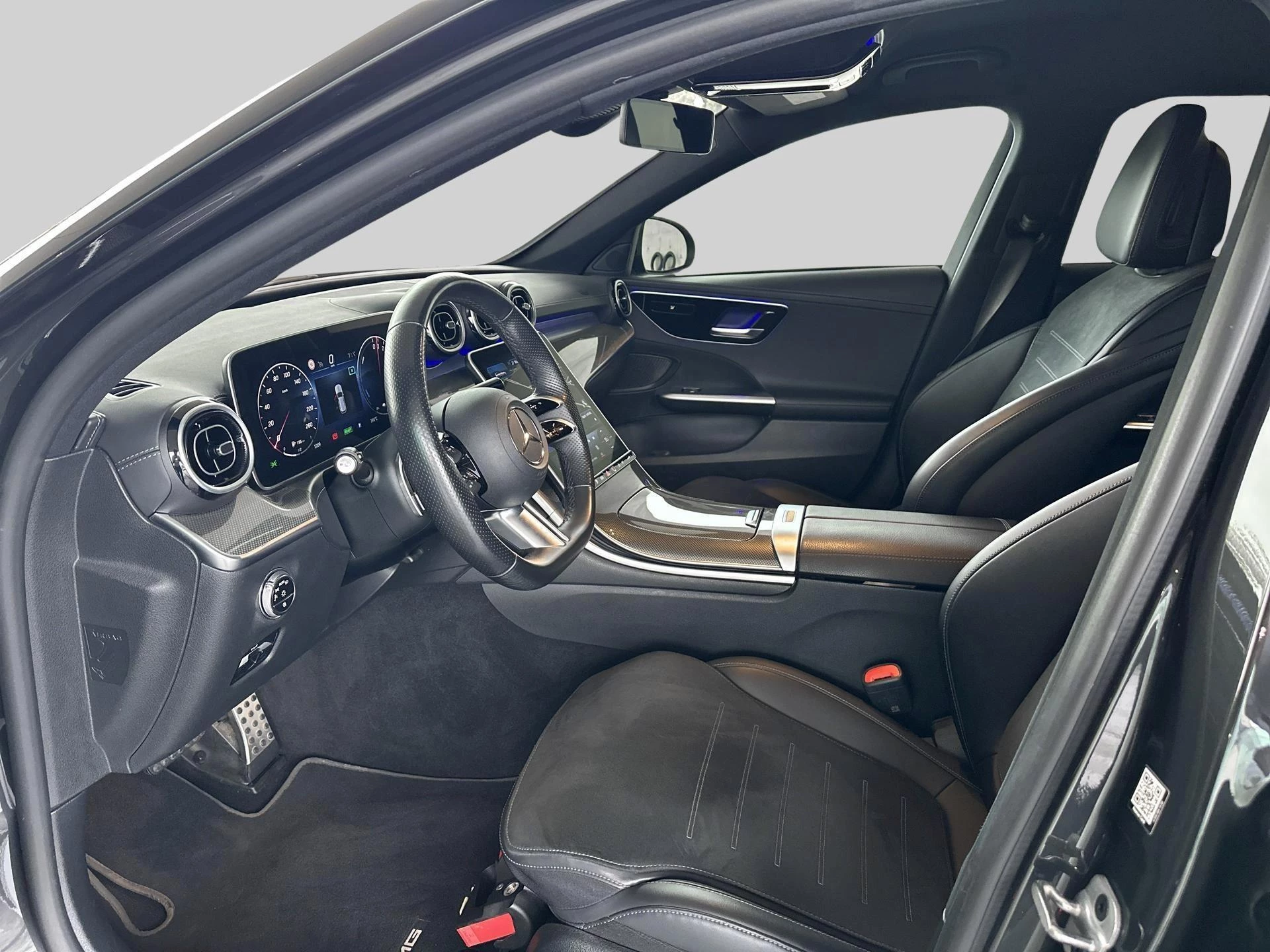 Mercedes-Benz C-Klasse 300 e AMG Line Estate + NIGHTPAKKET + TREKHAAK + CARPLAY + LED +