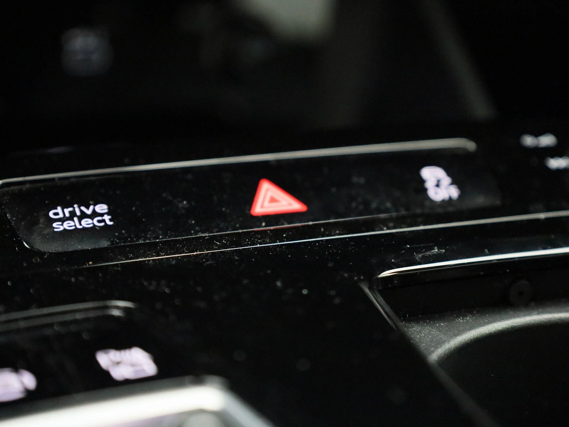 Audi-Q6 e-tron-image-28