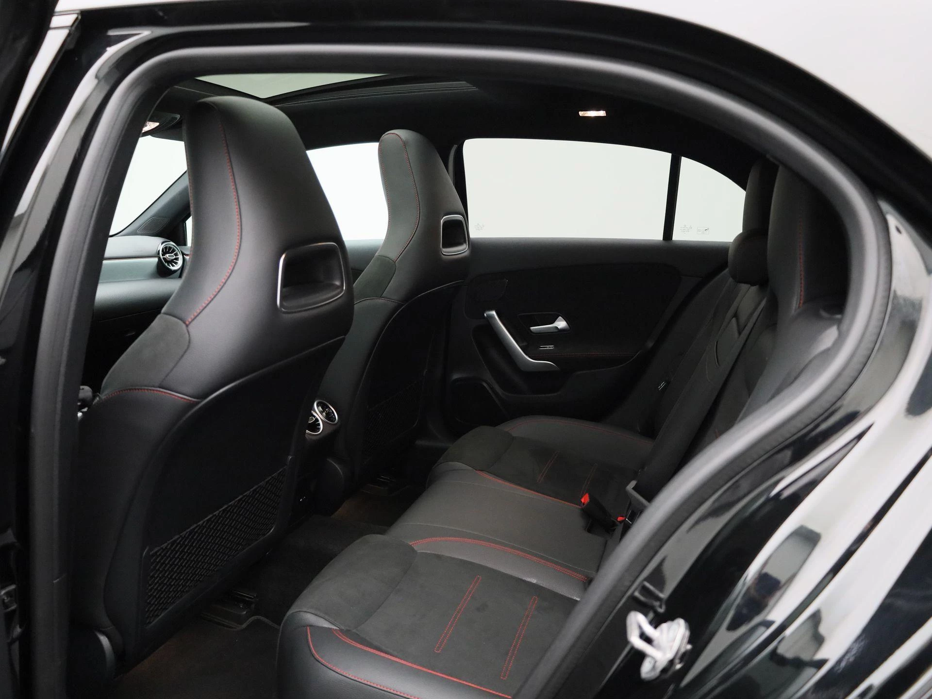 Mercedes-Benz A-Klasse 180 Aut. AMG Business Solution