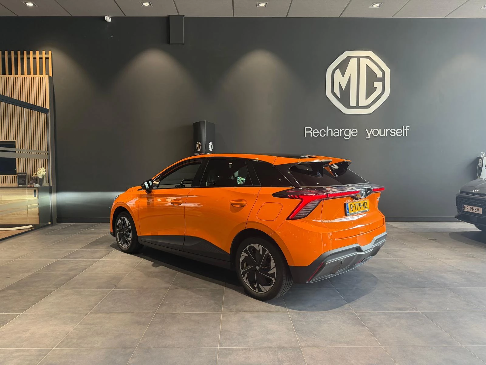 MG-MG4 EV-image-1