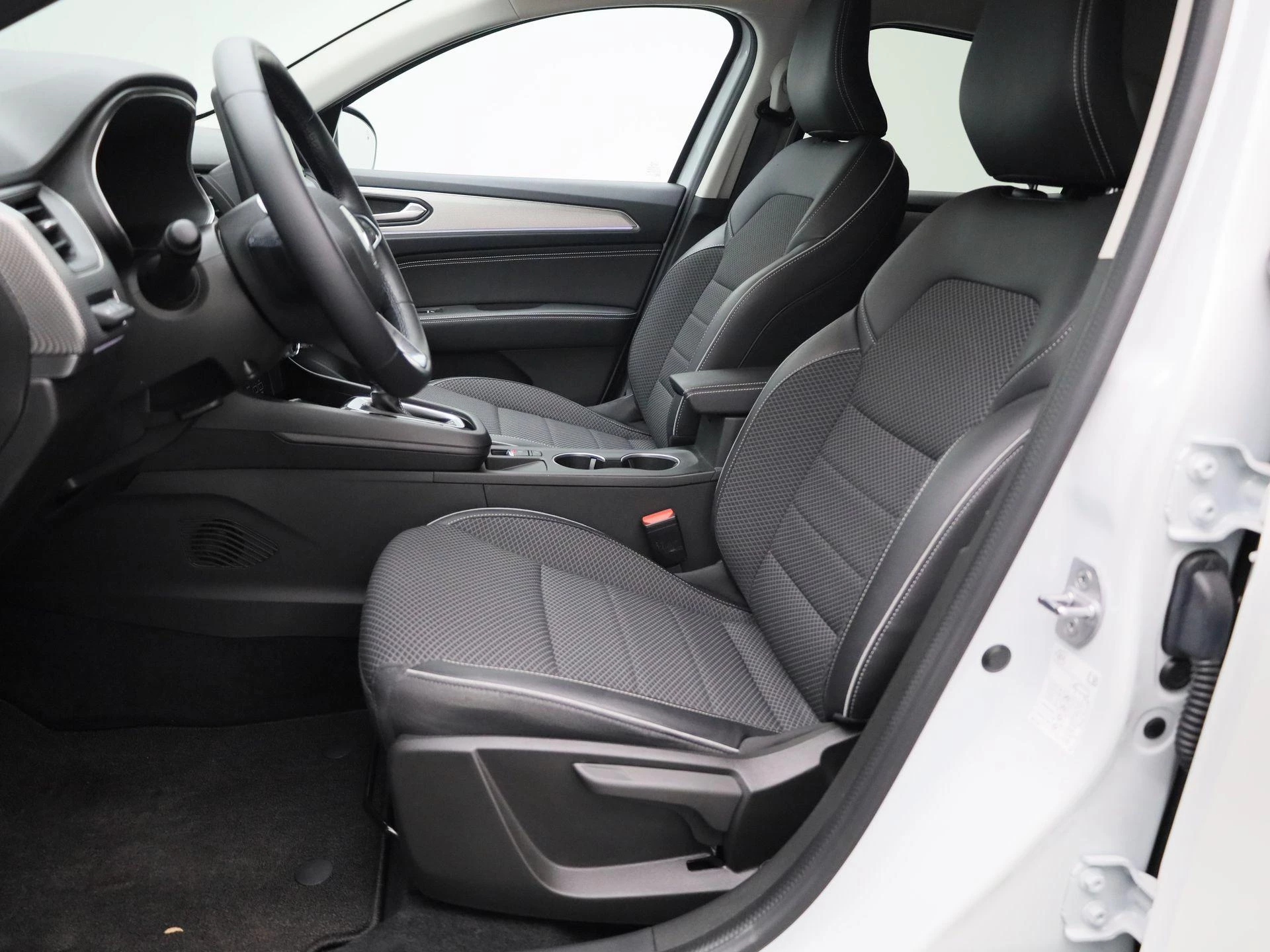 Renault-Arkana-image-7