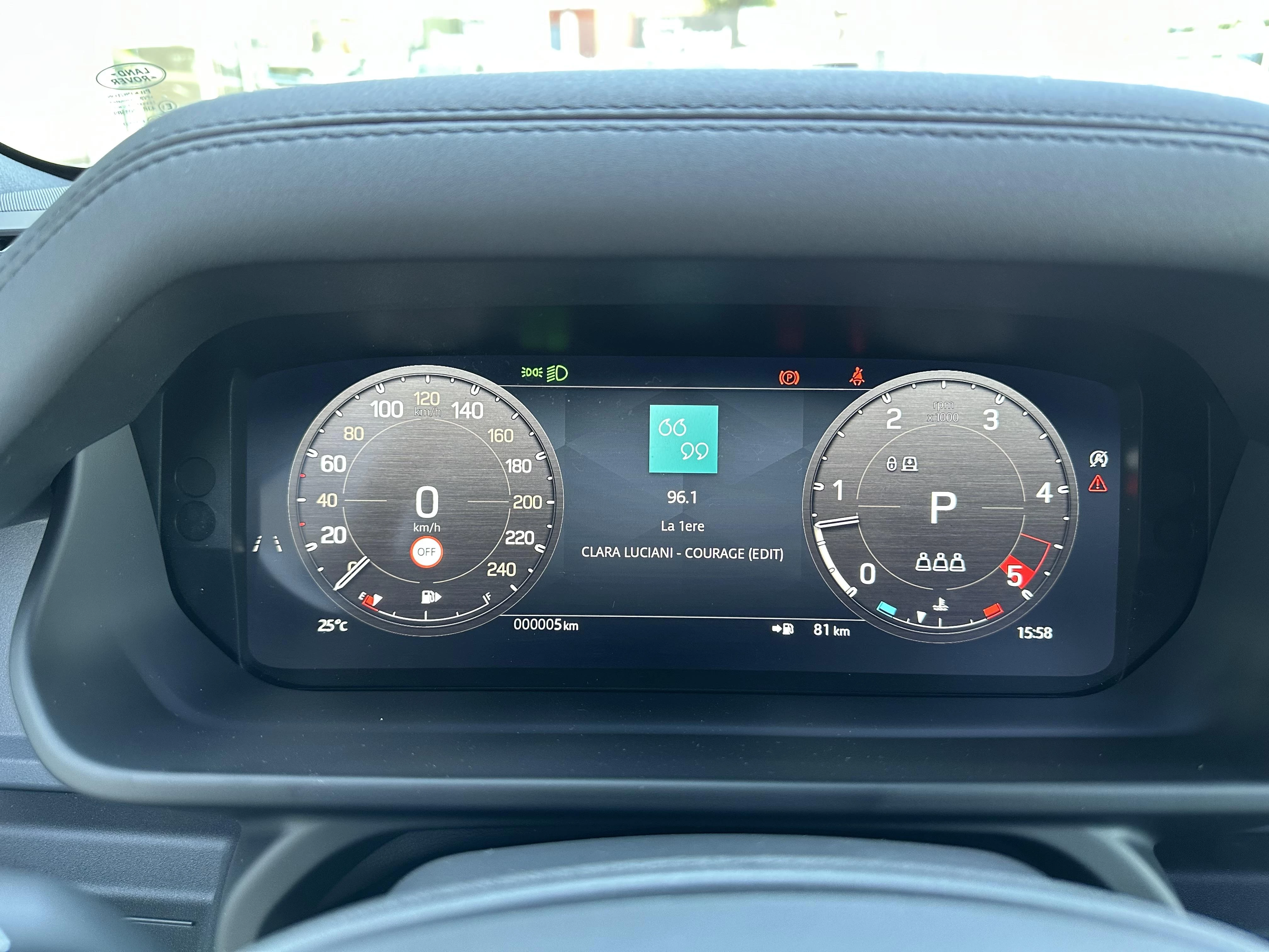 Land Rover-Defender-image-11