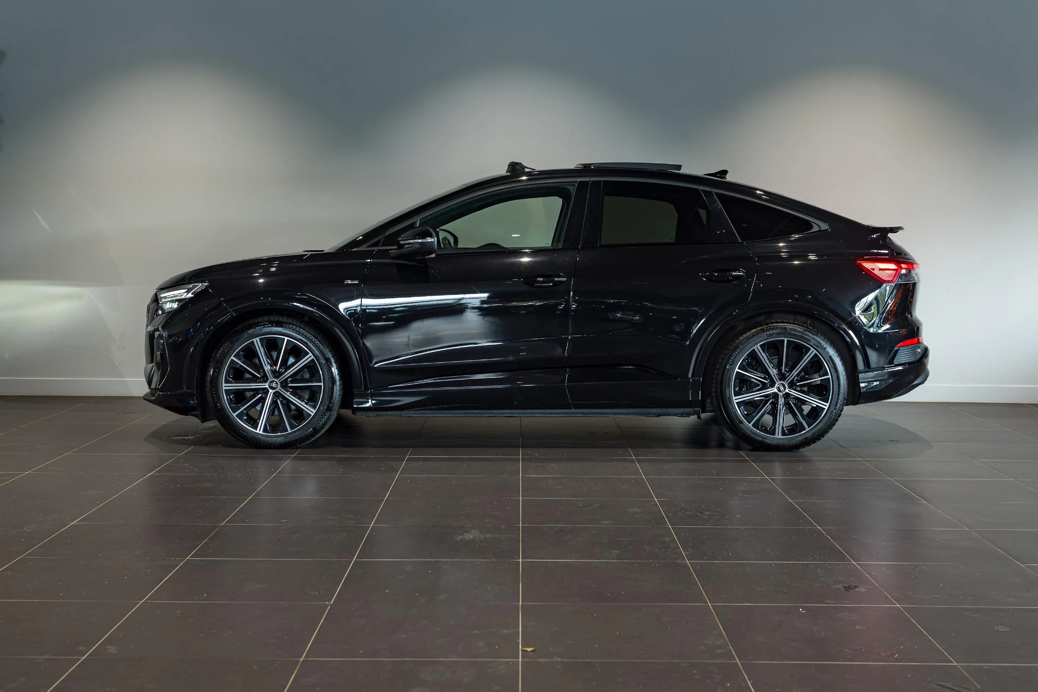 Audi-Q4 Sportback e-tron-image-4
