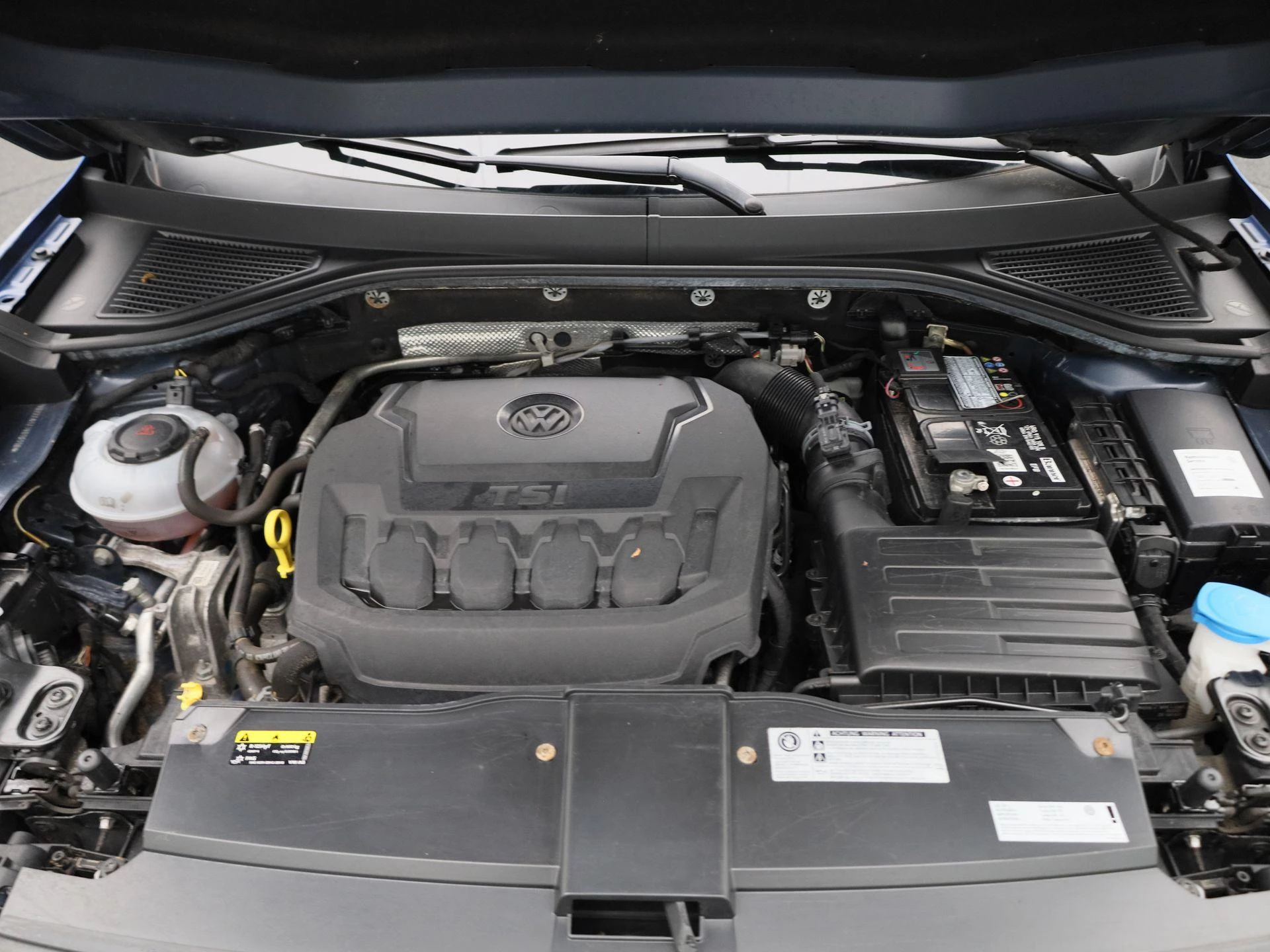 Volkswagen-T-Roc-image-36