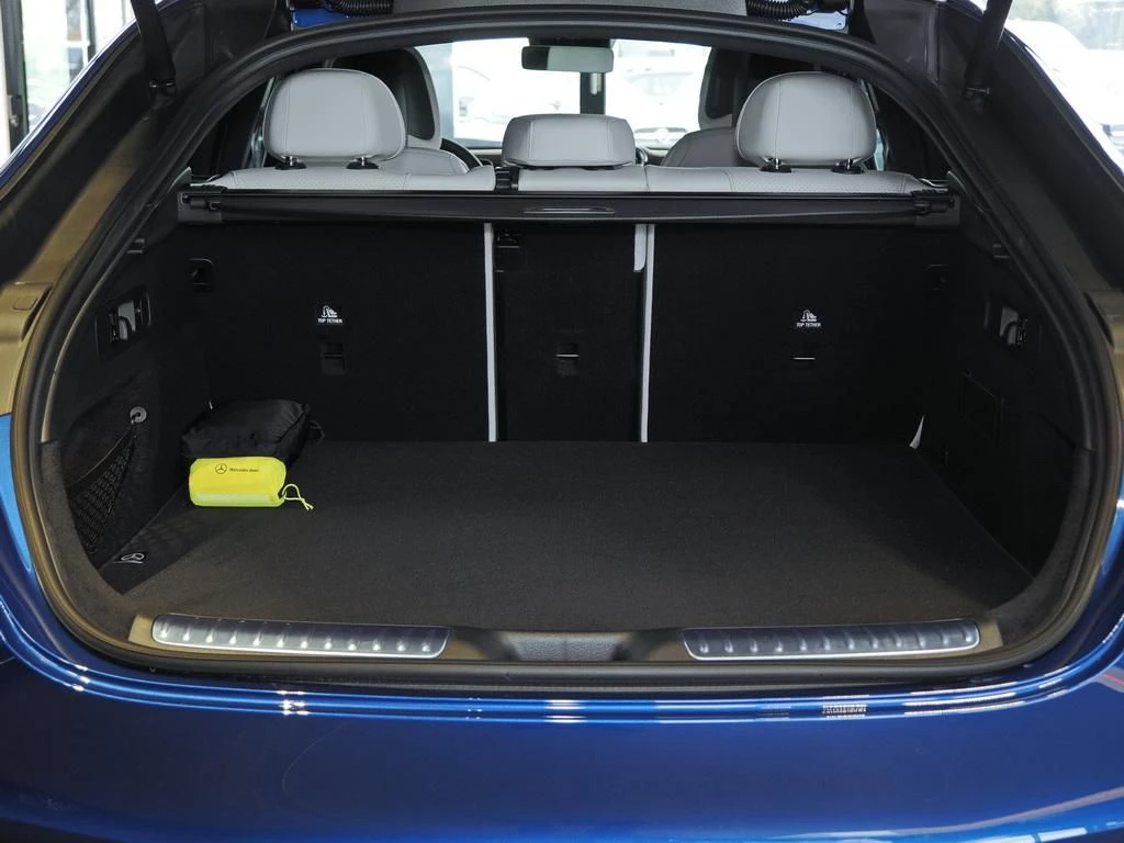 Mercedes-Benz-GLC 220 d-image-17