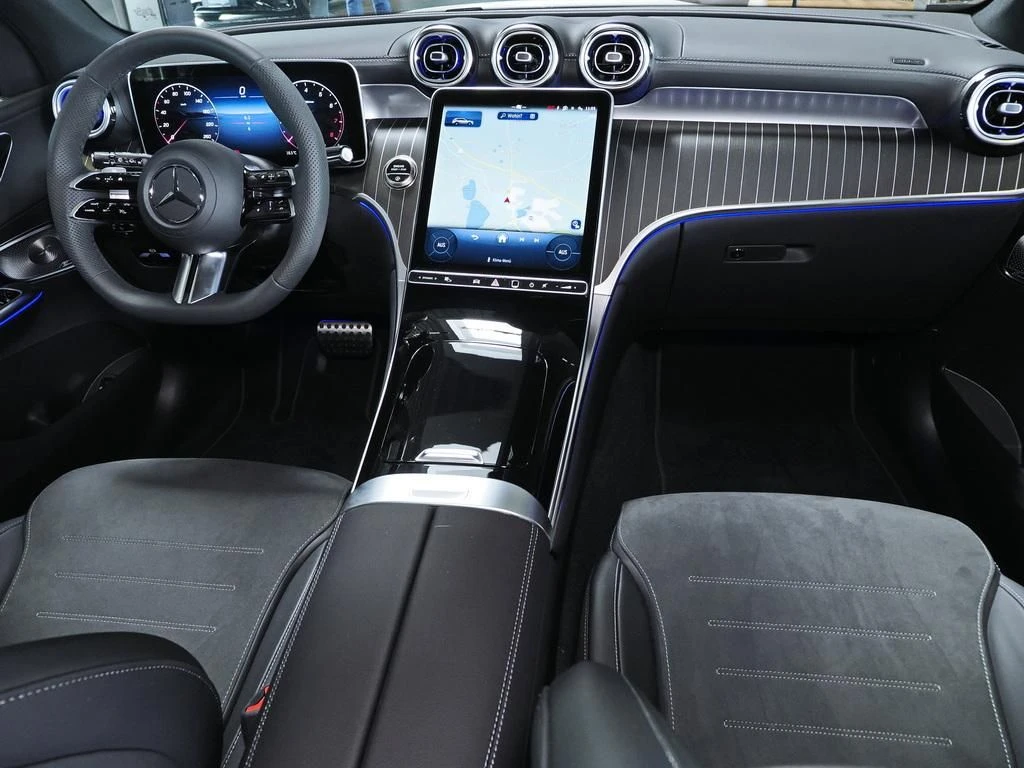 Mercedes-Benz-GLC 300-image-12