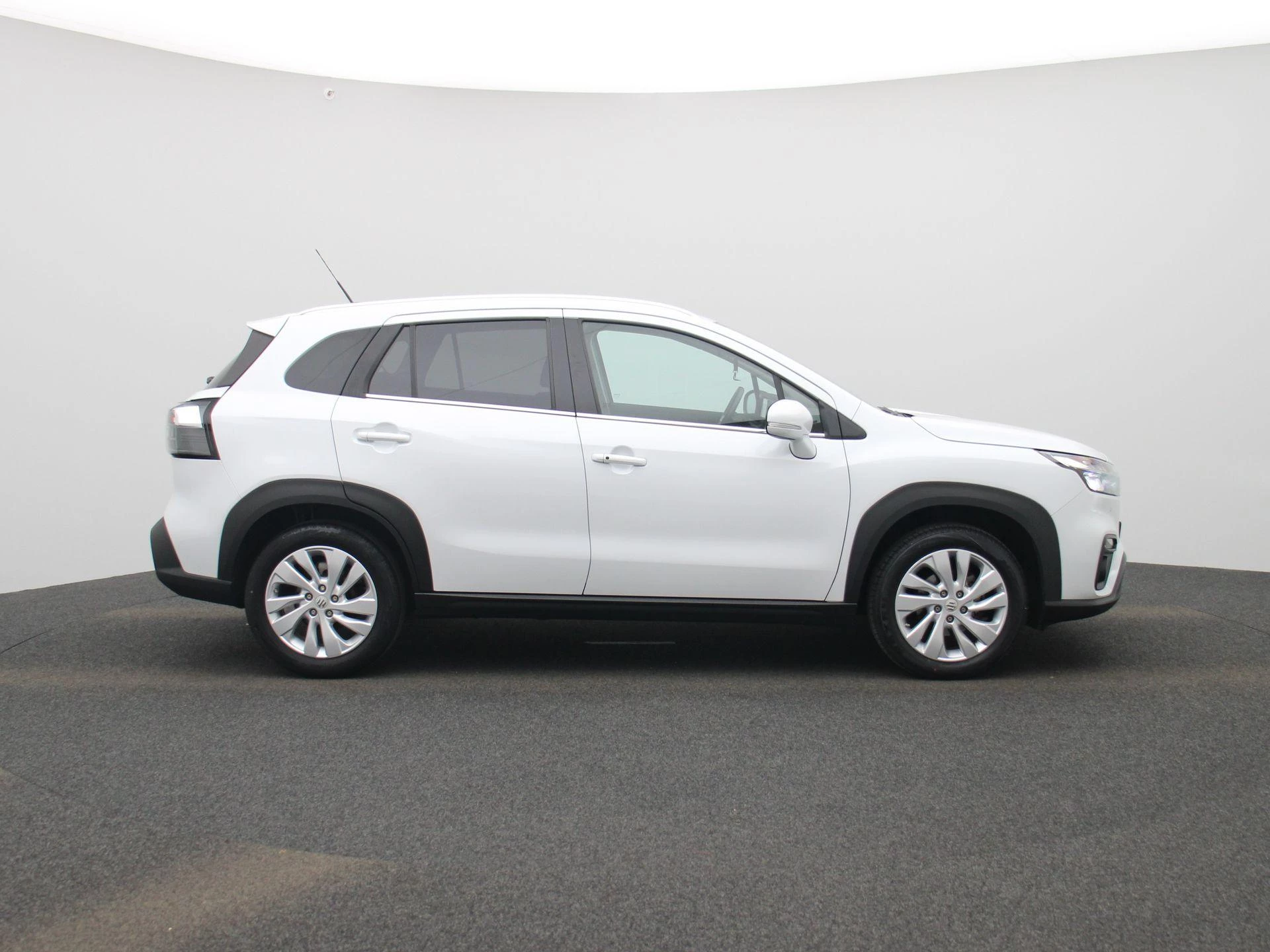 Suzuki-S-Cross-image-5
