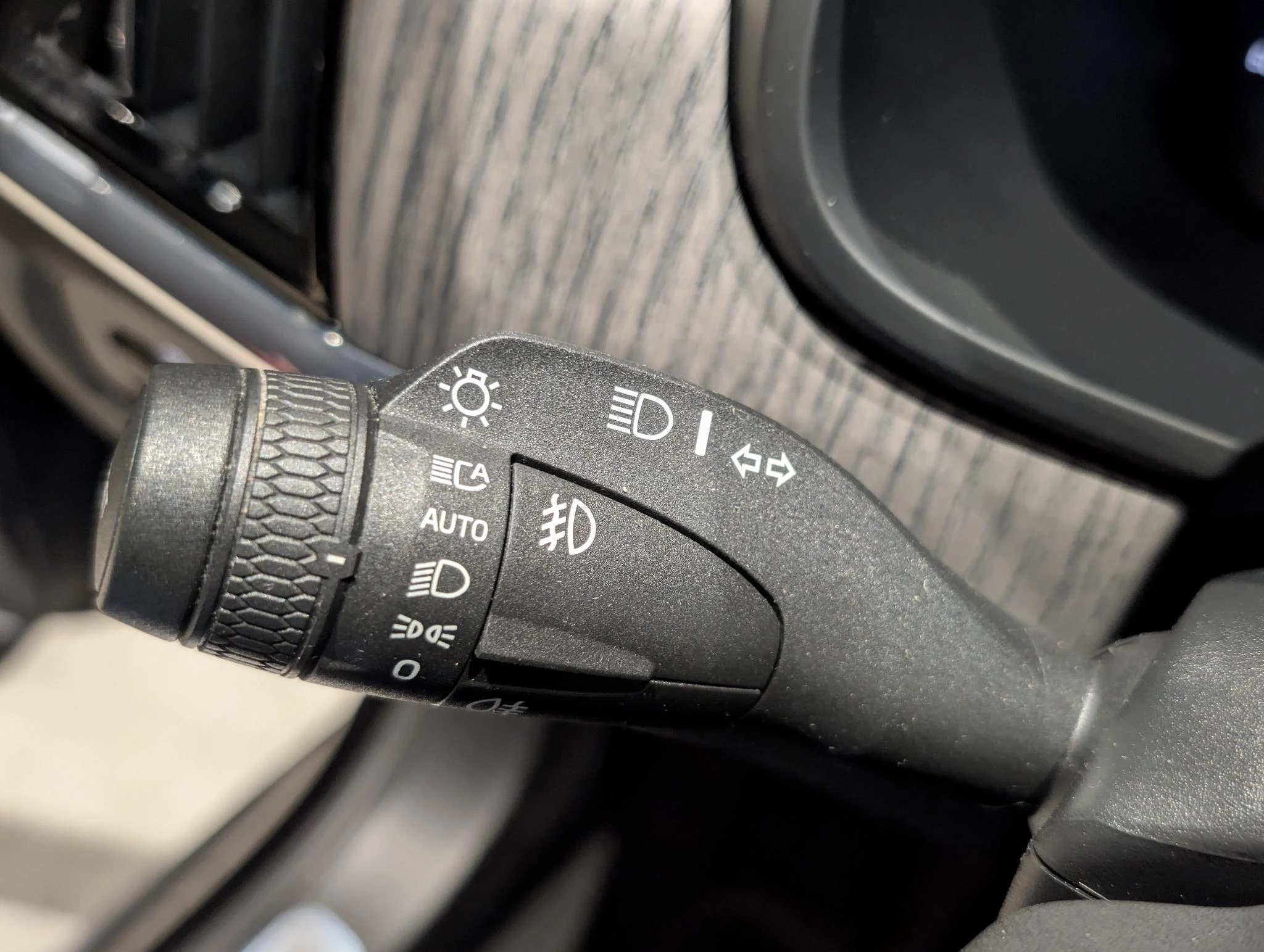 Volvo-V90-image-29