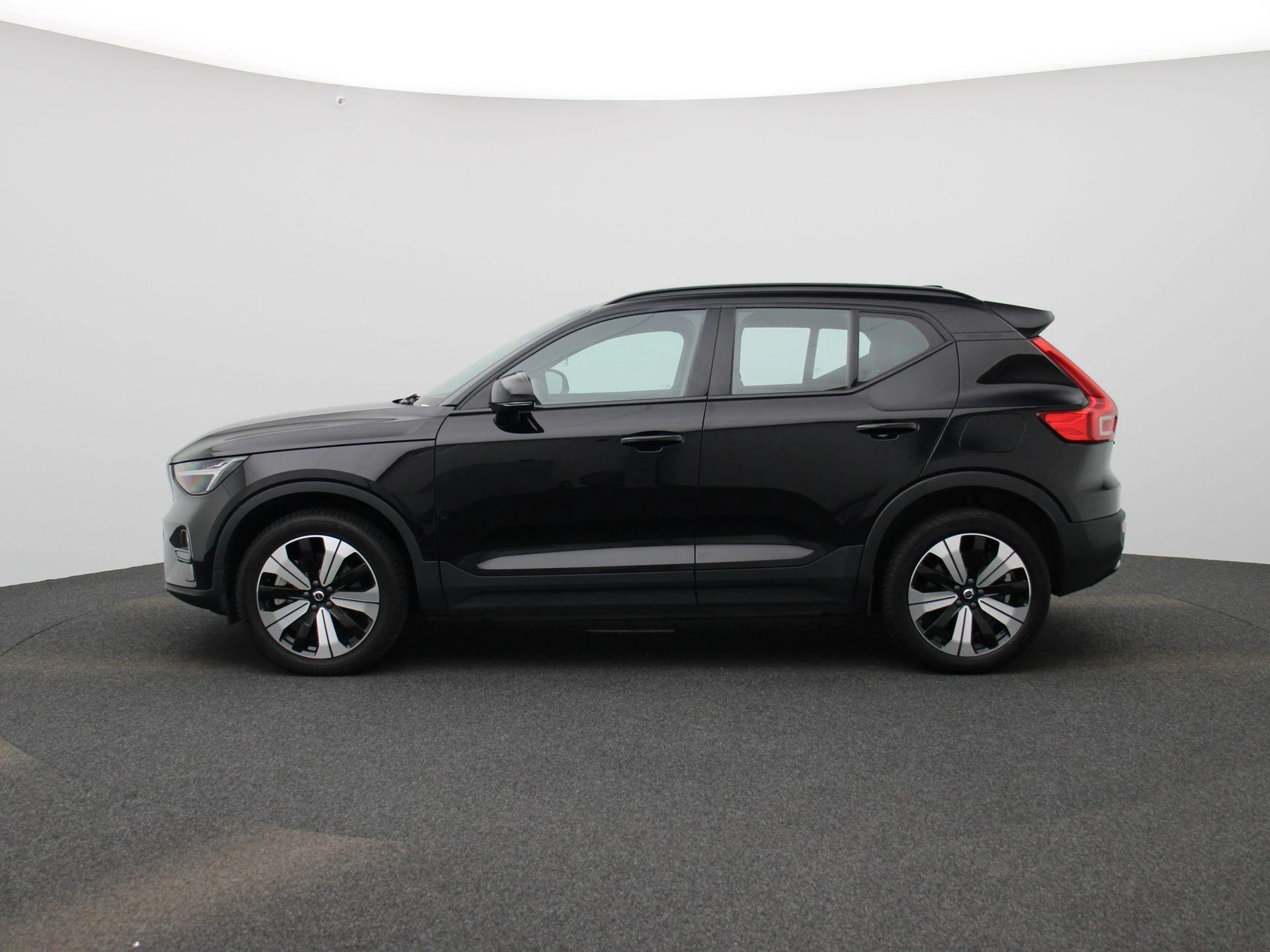 Volvo-XC40-image-3