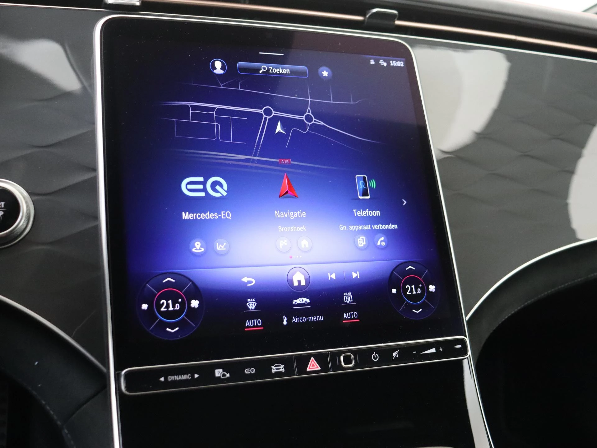 Mercedes-Benz-EQE-image-17