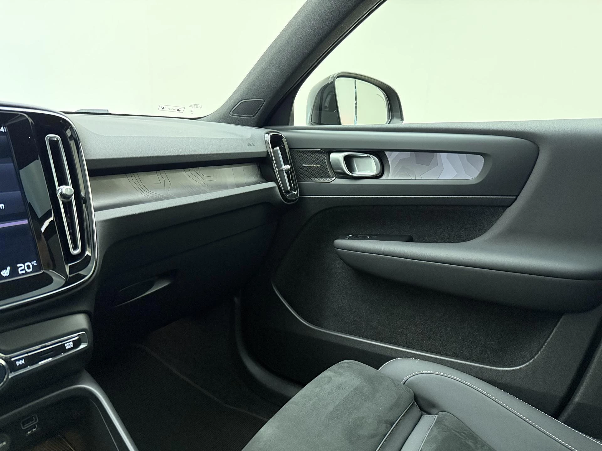 Volvo-XC40-image-28