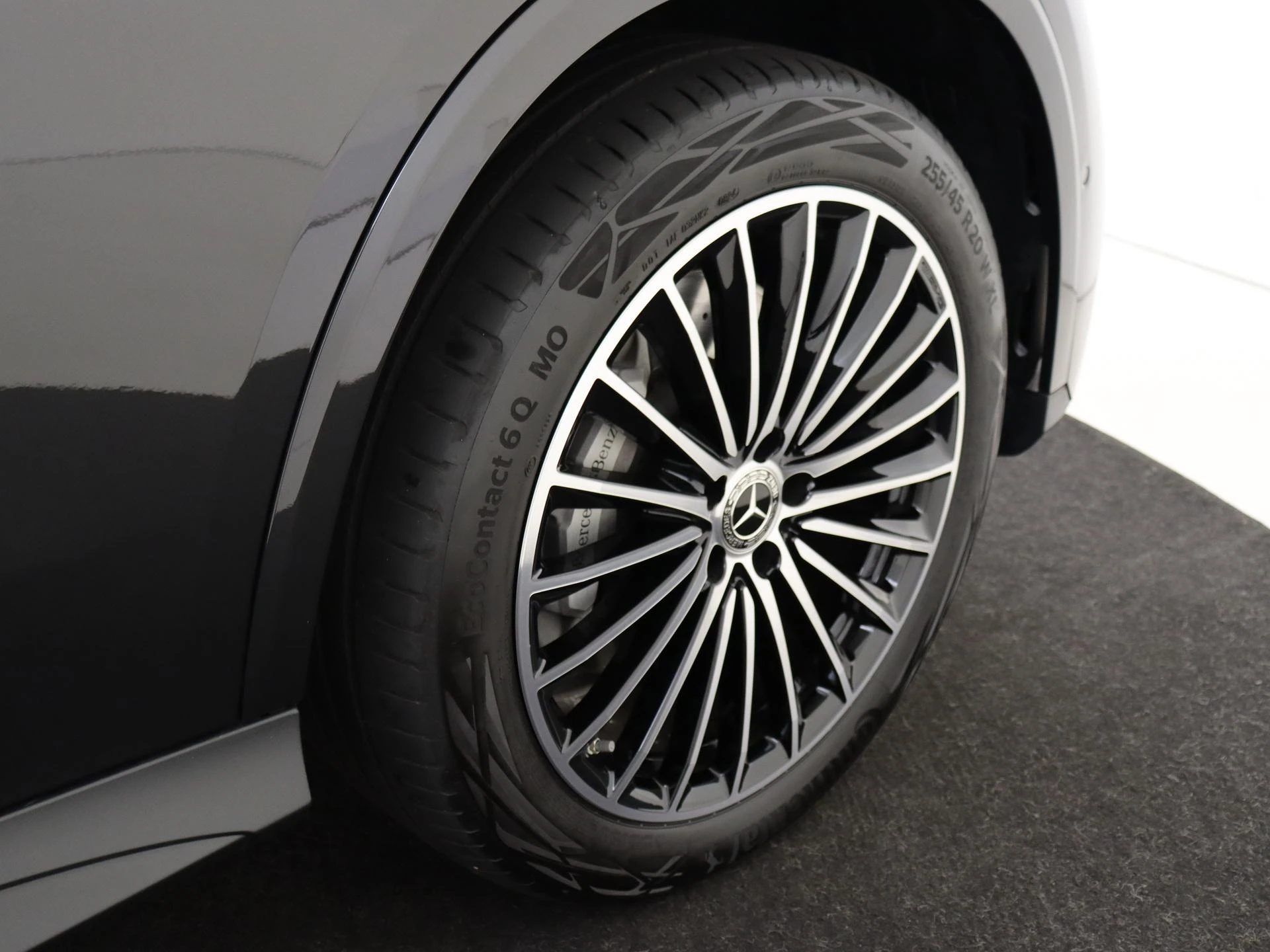 Mercedes-Benz-GLC-image-31
