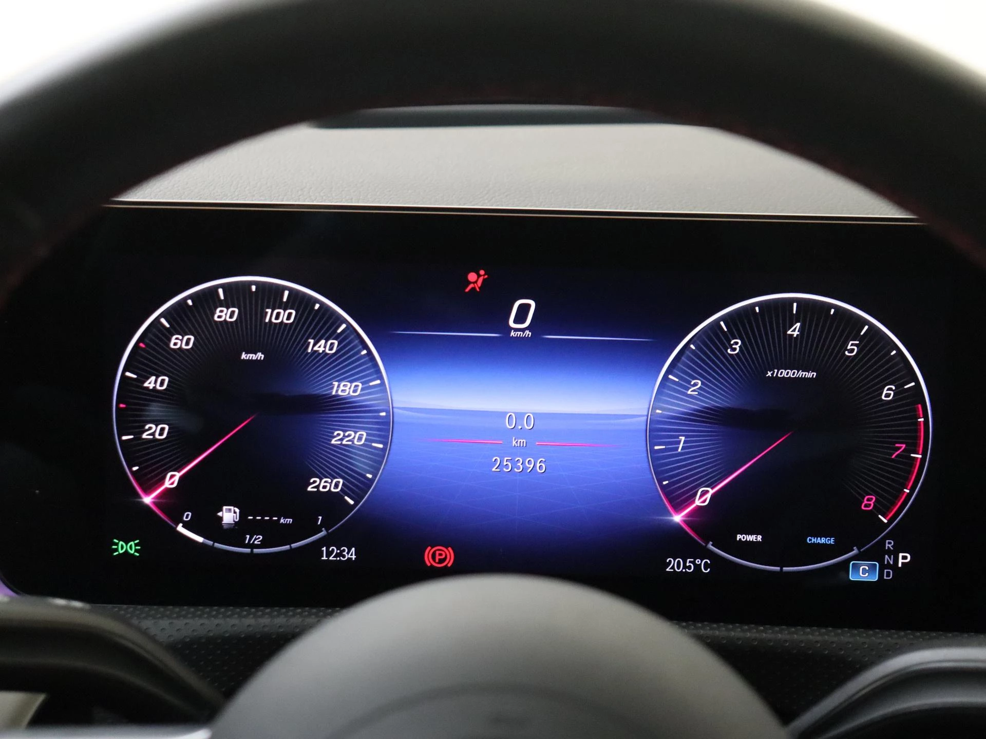 Mercedes-Benz-CLA-image-11