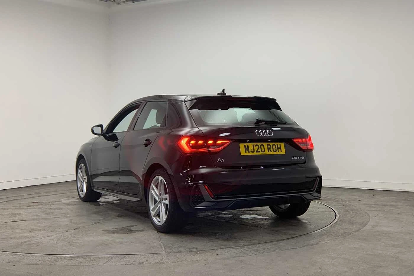 Audi-A1 Sportback-image-2