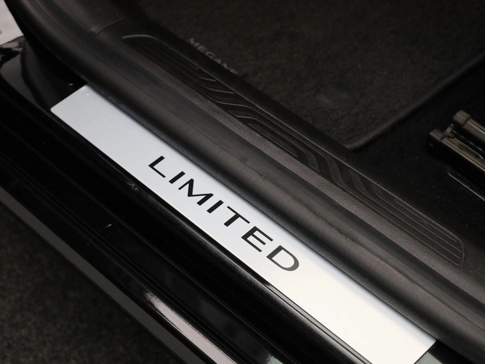 Renault-Mégane Grand Tour-image-33