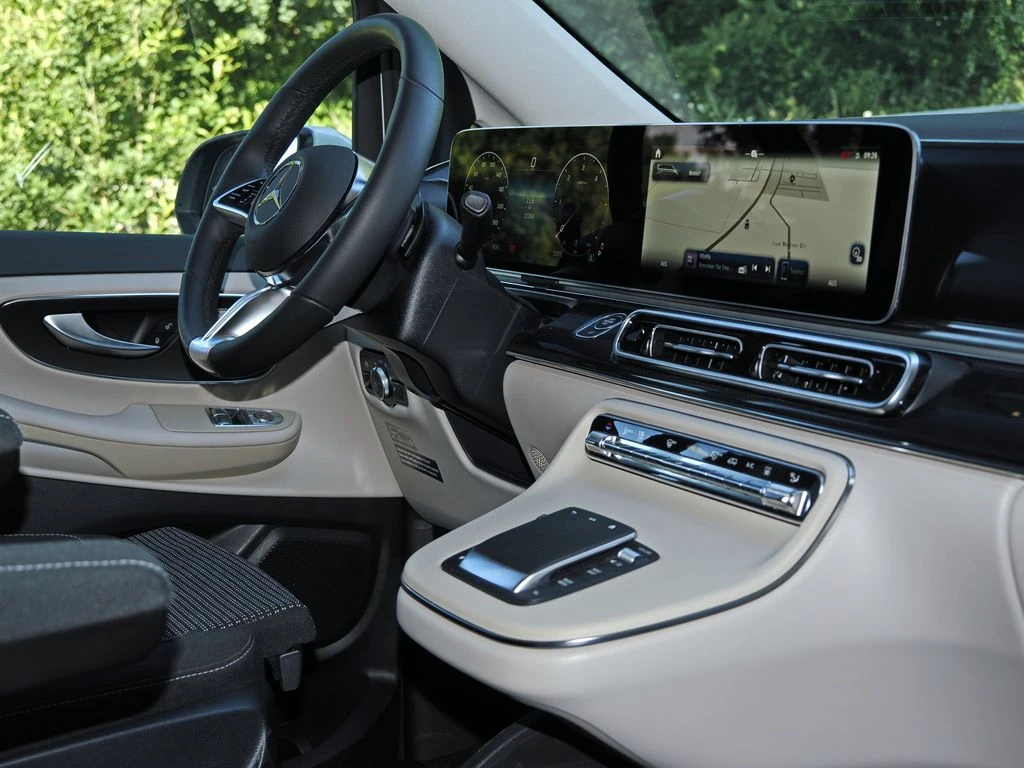 Mercedes-Benz-Marco Polo-image-9