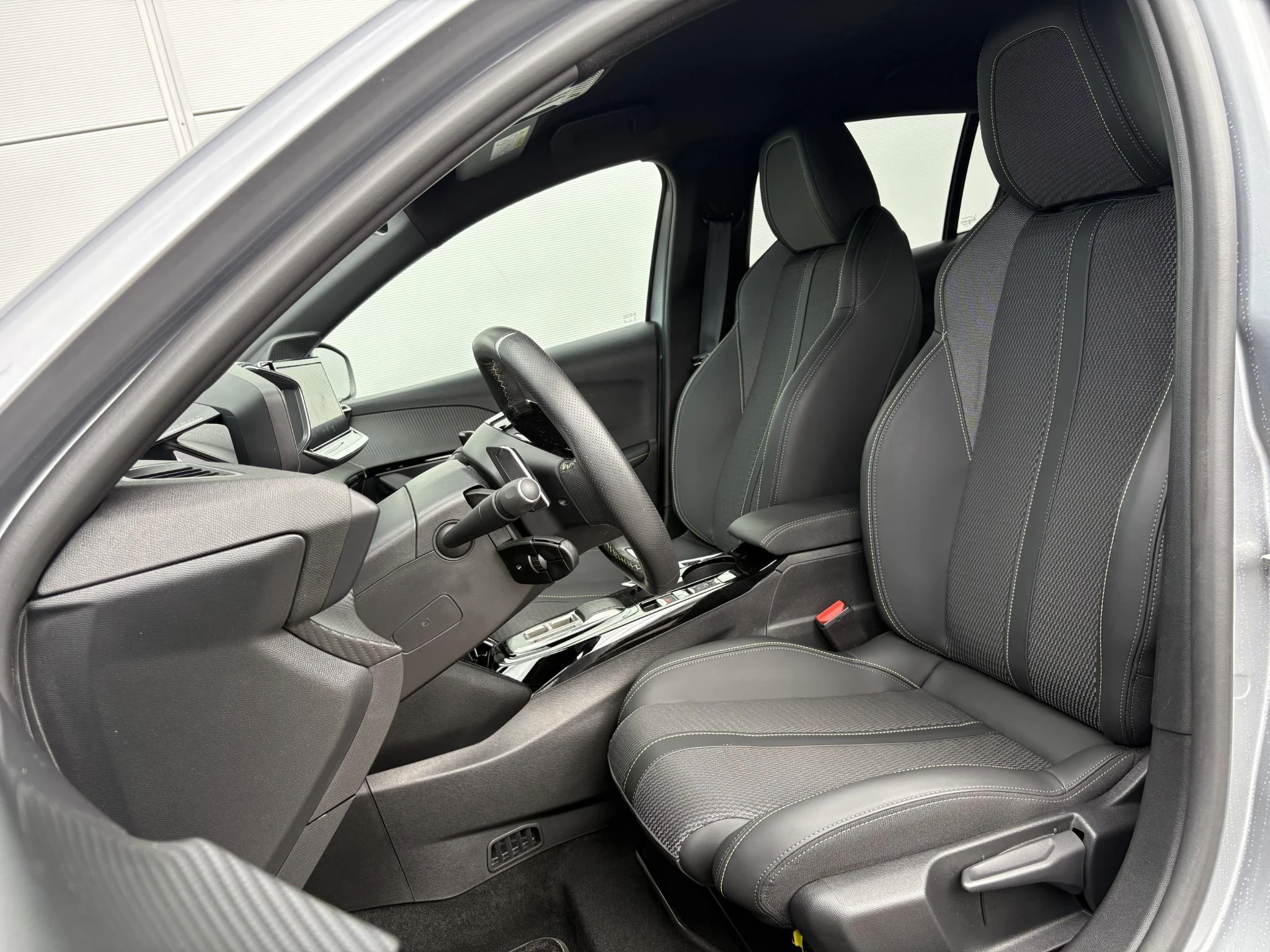 Peugeot-208-image-10