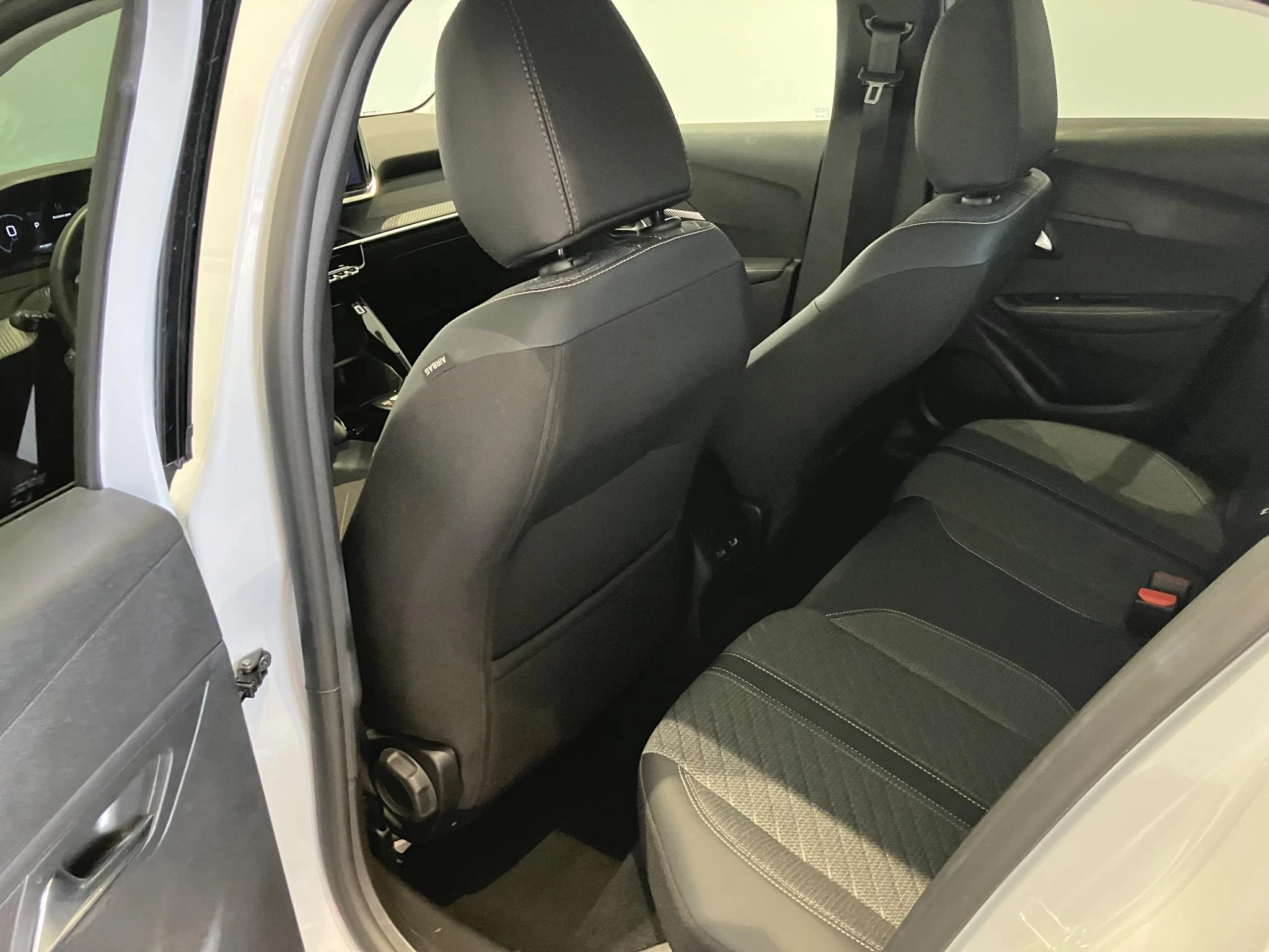 Peugeot-208-image-15
