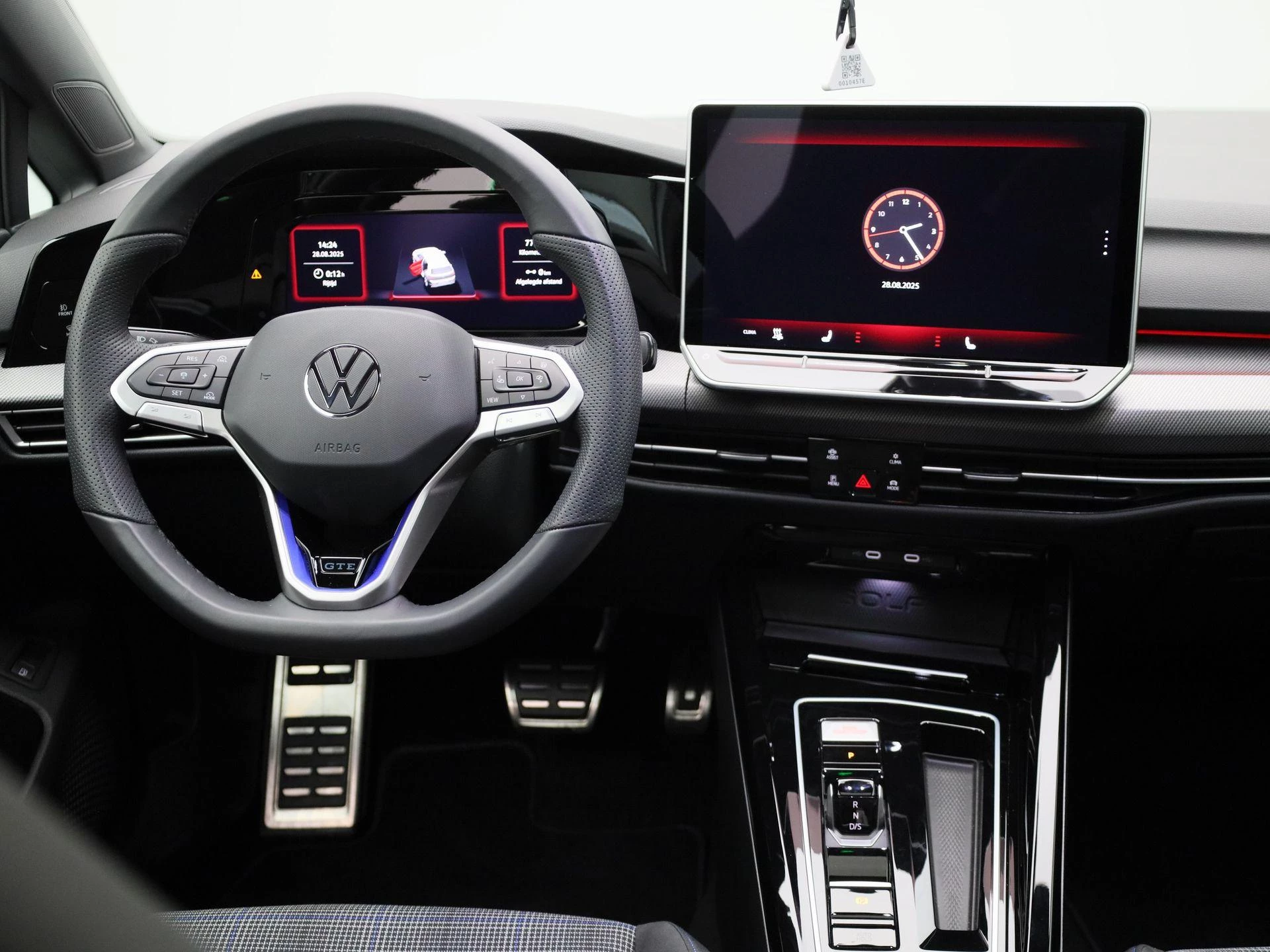 Volkswagen-Golf-image-2