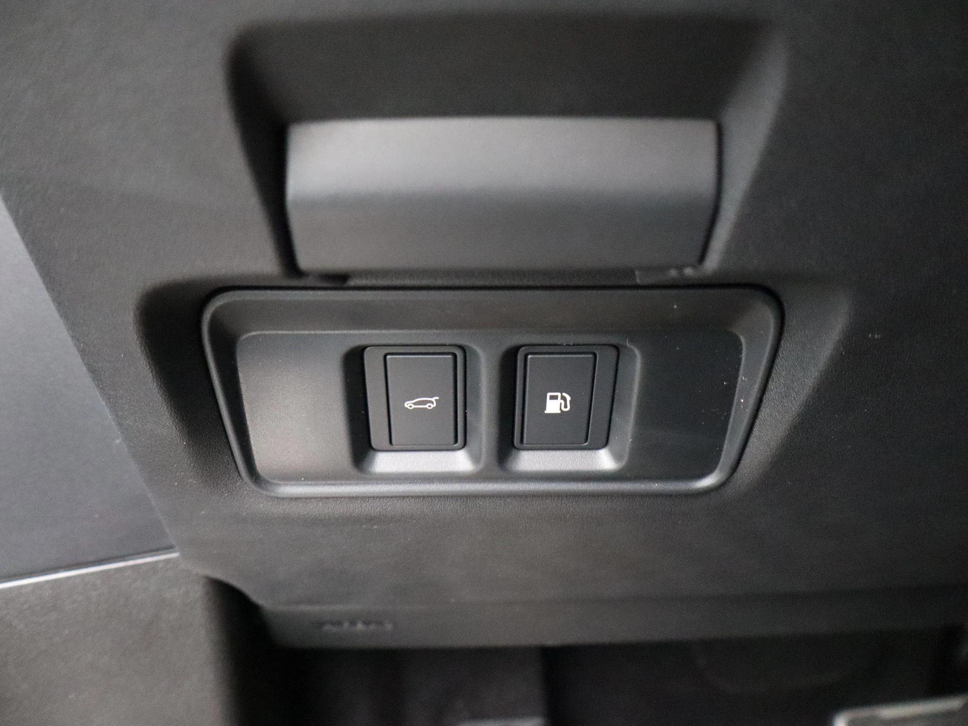 Land Rover-Range Rover Evoque-image-27