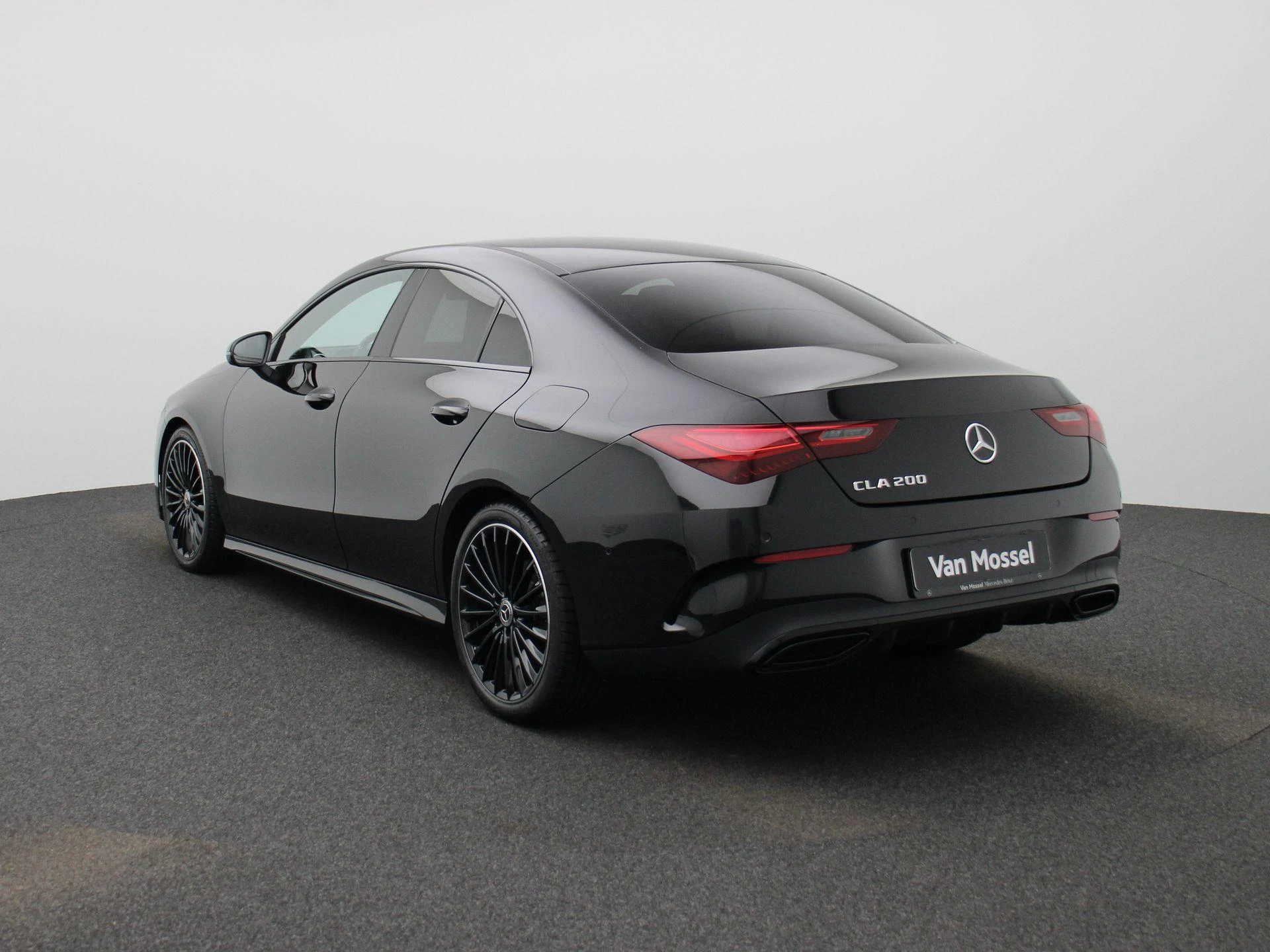 Mercedes-Benz-CLA-image-1