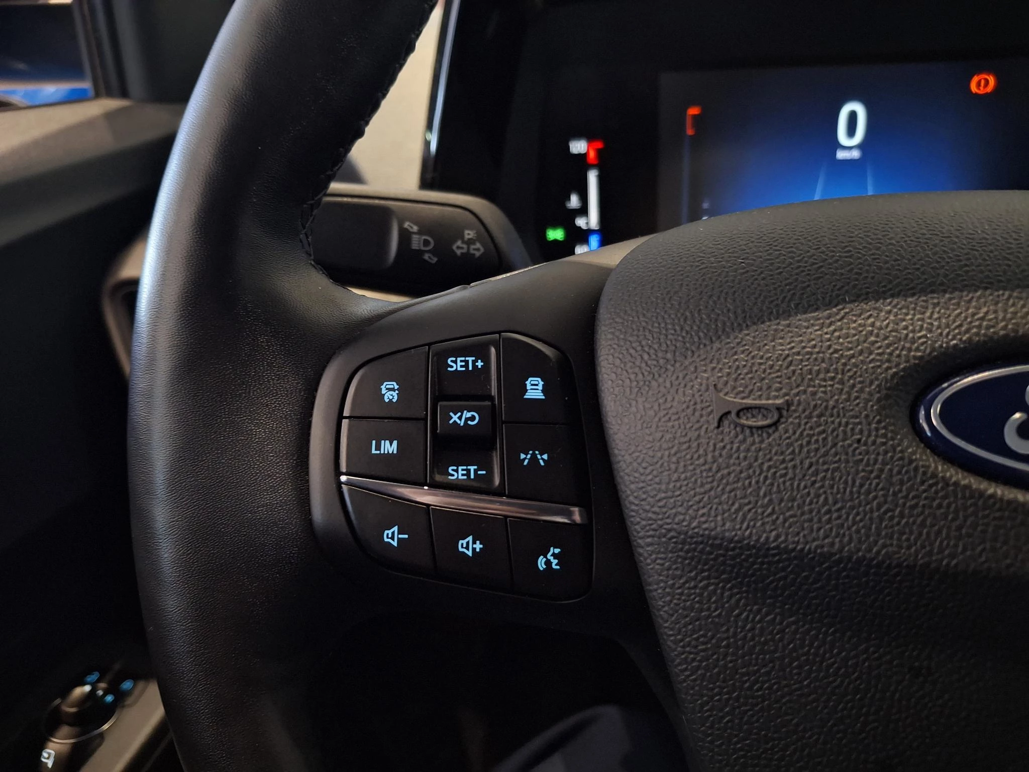 Ford-Transit Courier-image-12
