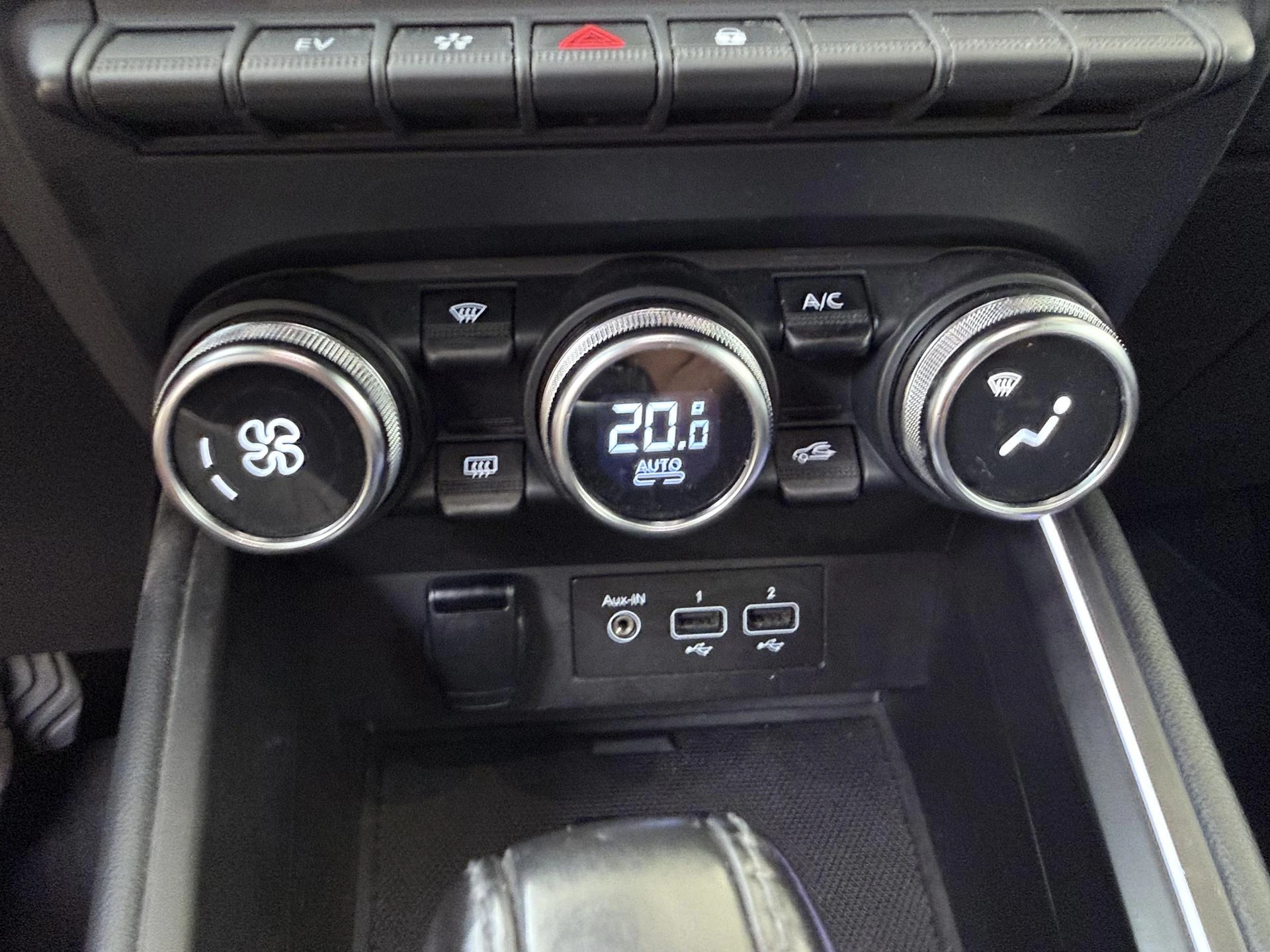 Renault-Clio-image-18