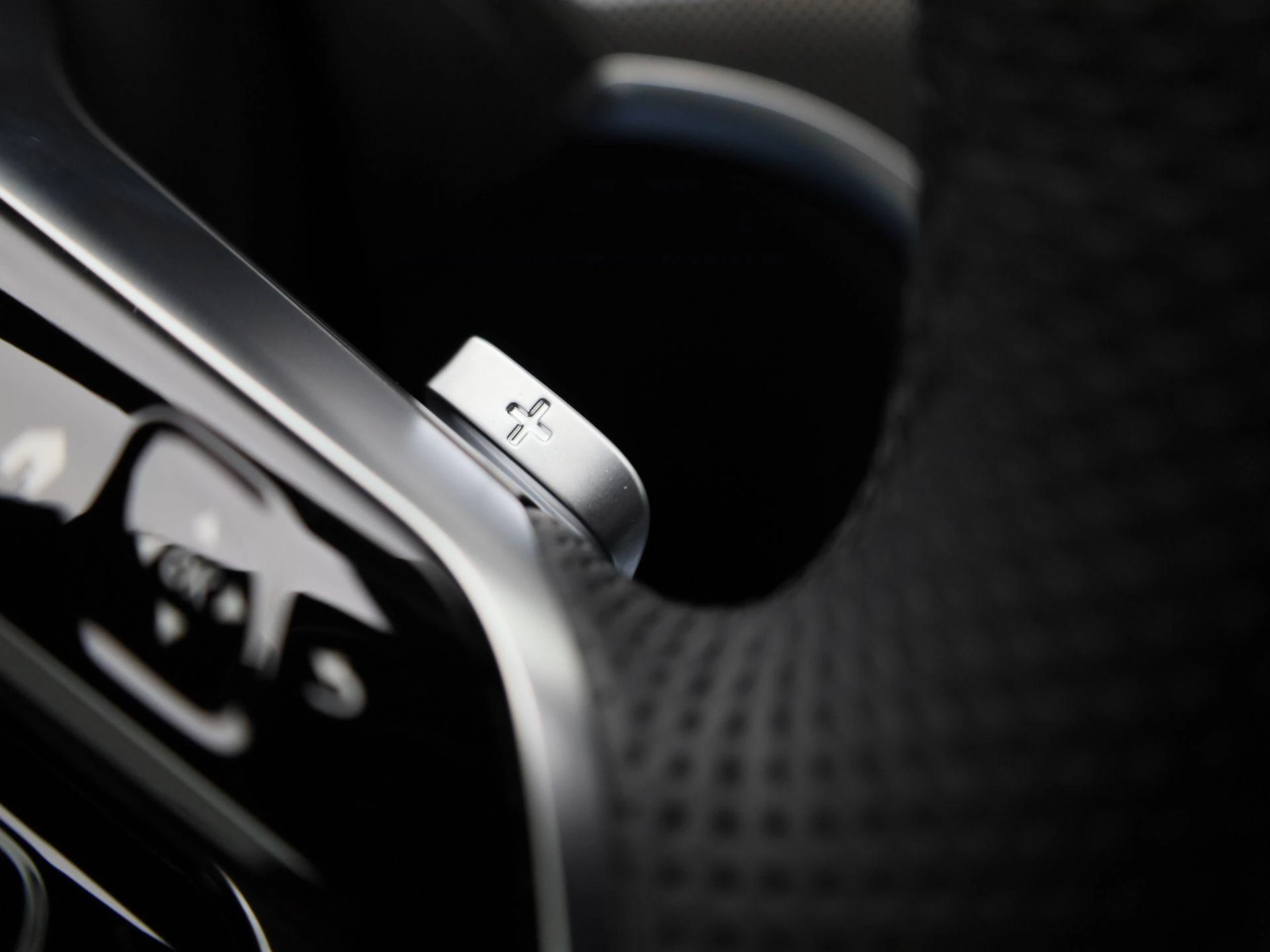 Mercedes-Benz-C-Klasse-image-23