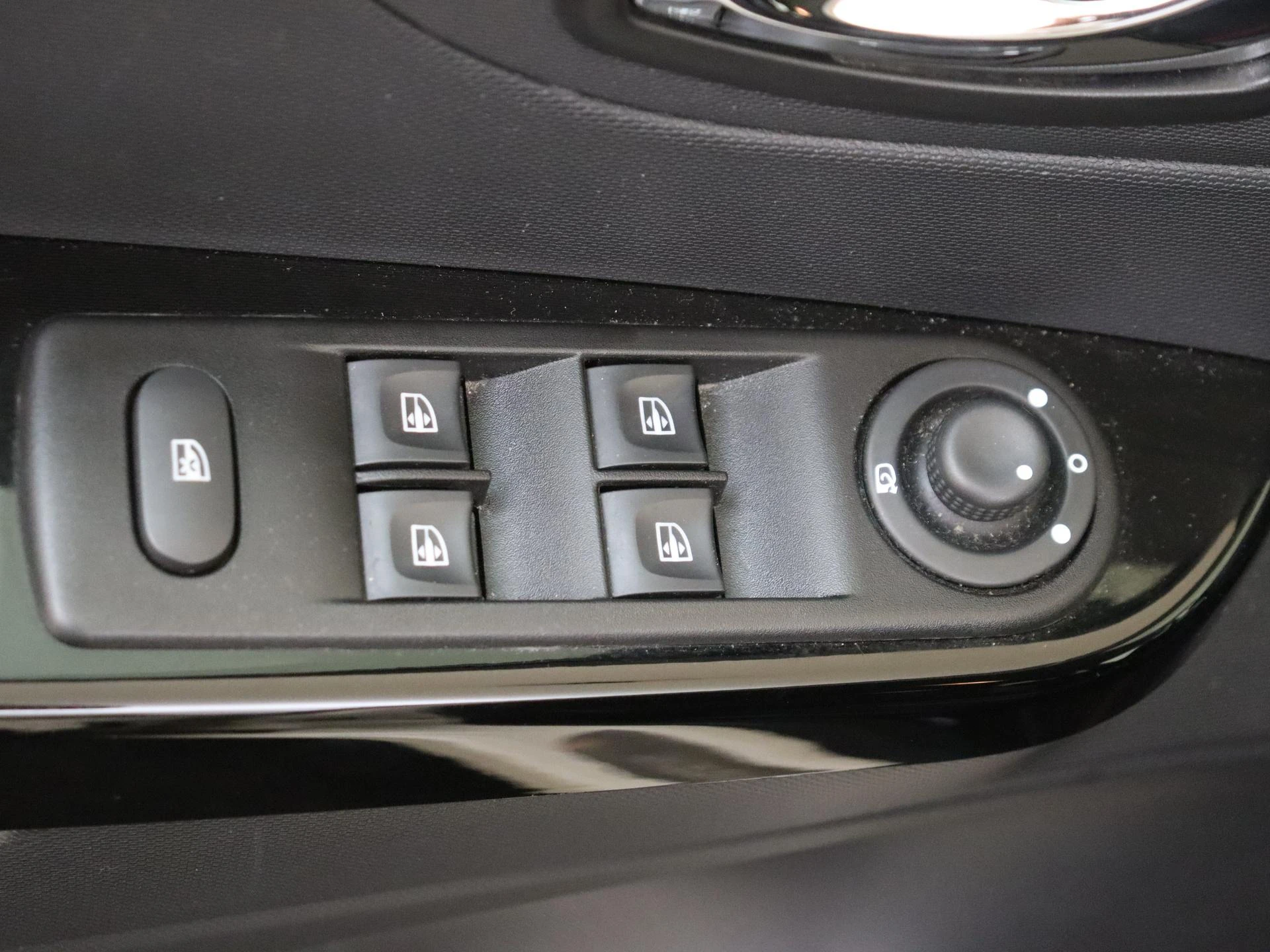 Renault-Captur-image-24